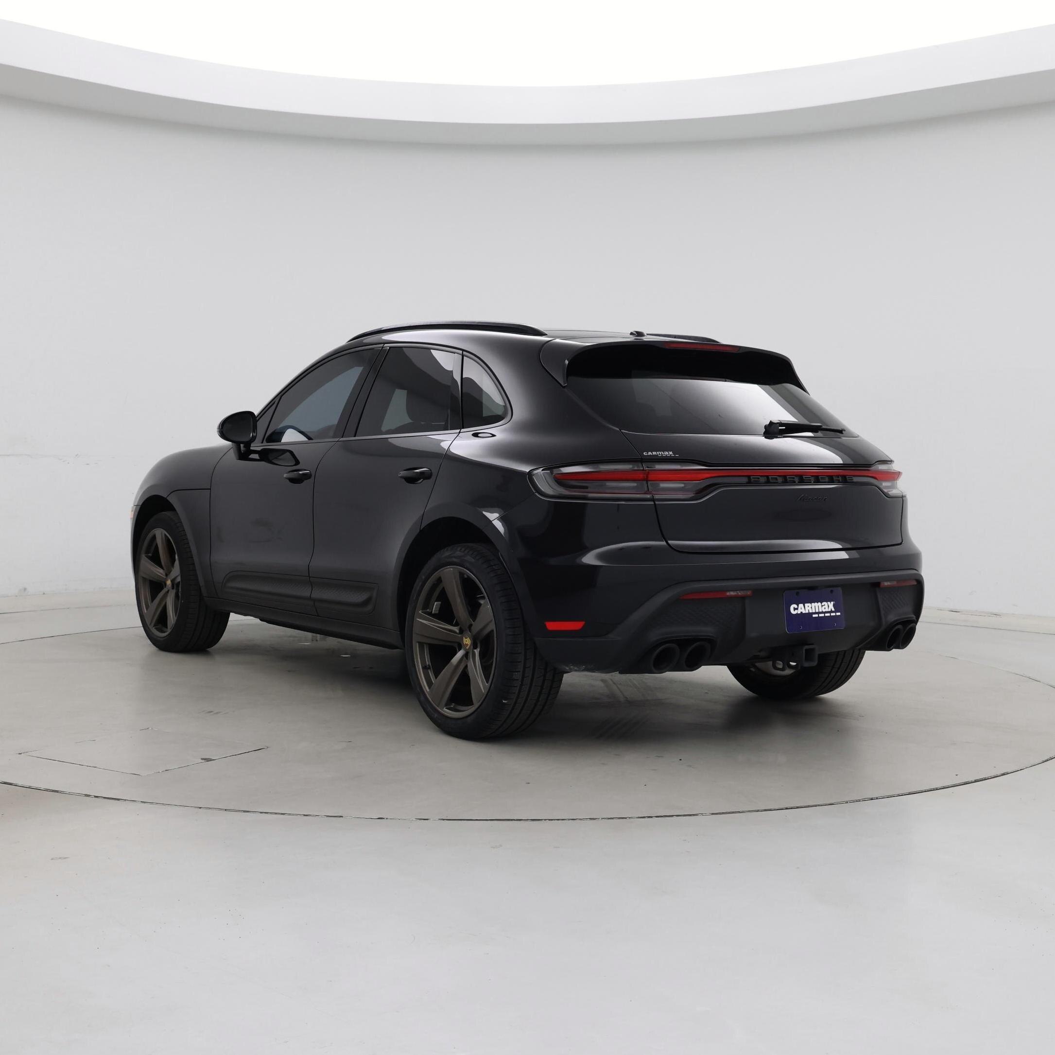 Thumbnail: 2022 Porsche Macan - 2