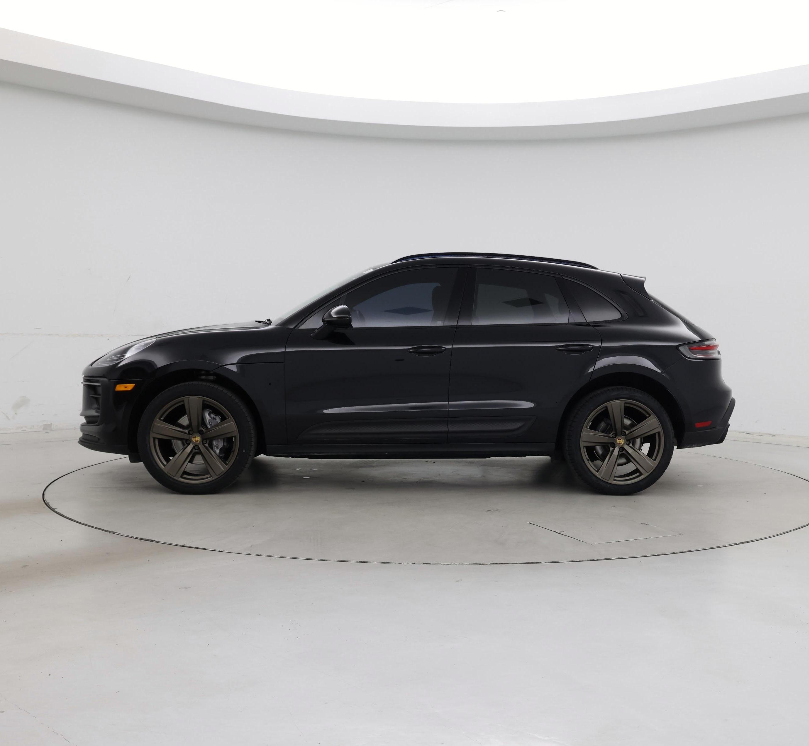 Thumbnail: 2022 Porsche Macan - 3