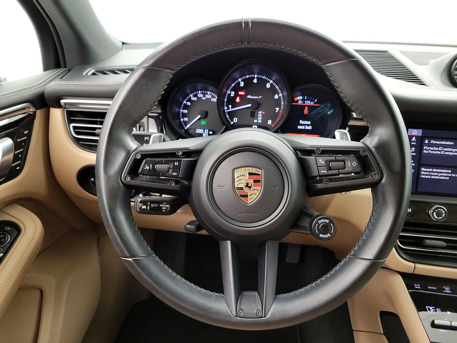Thumbnail: 2023 Porsche Macan - 10