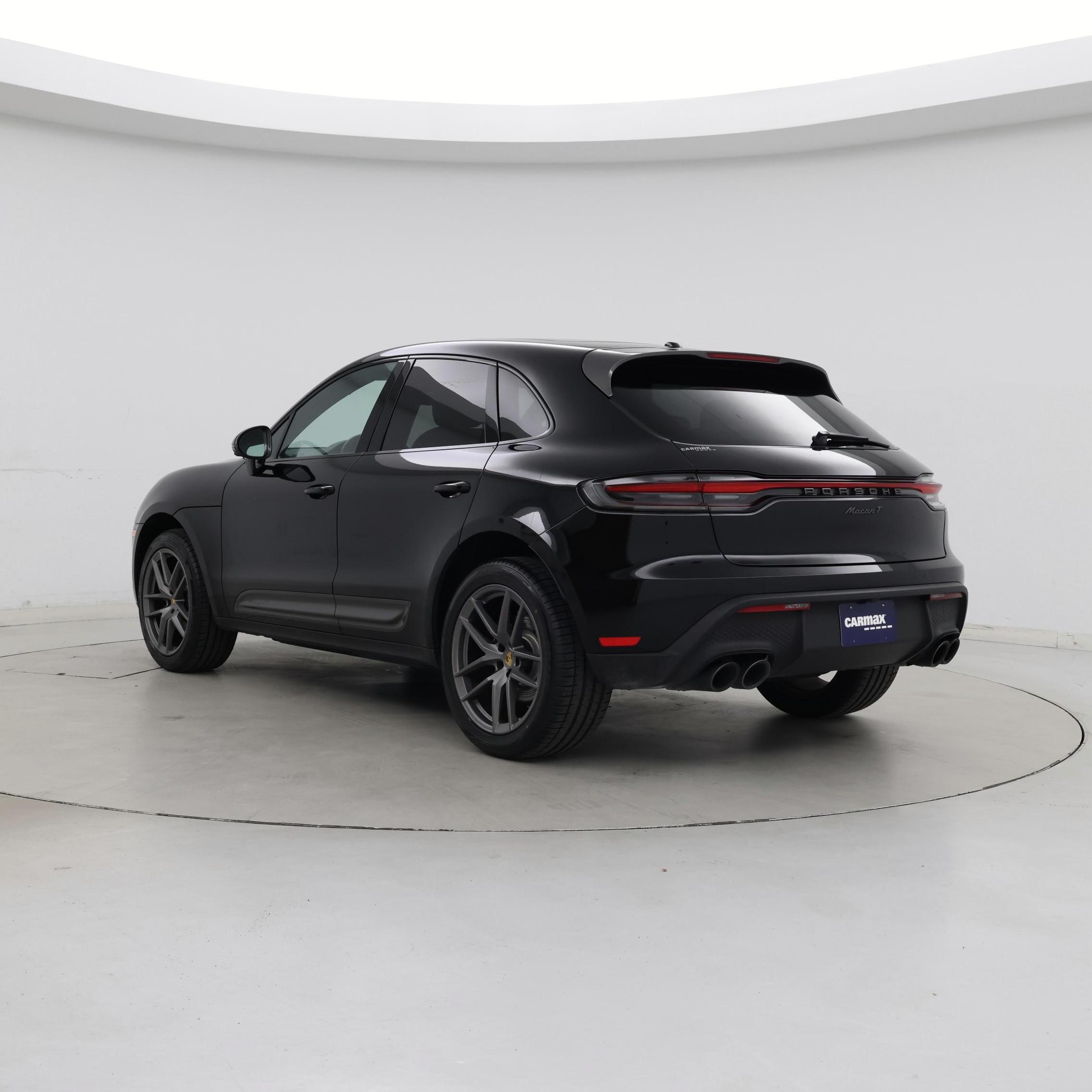 Thumbnail: 2023 Porsche Macan - 2