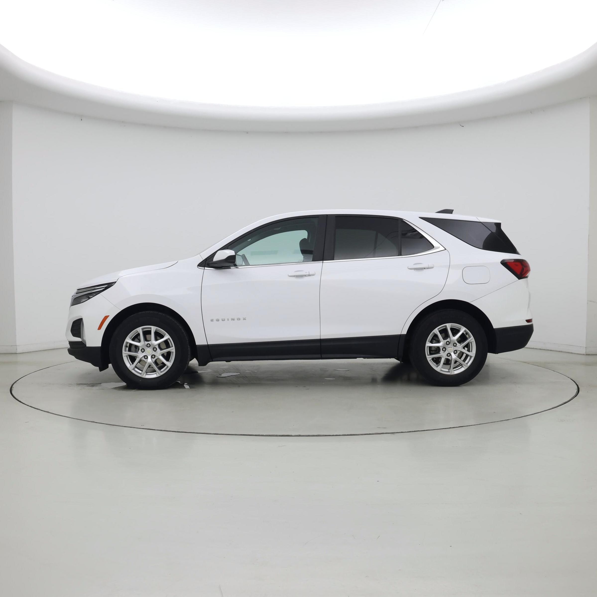 Thumbnail: 2022 Chevrolet Equinox - 3
