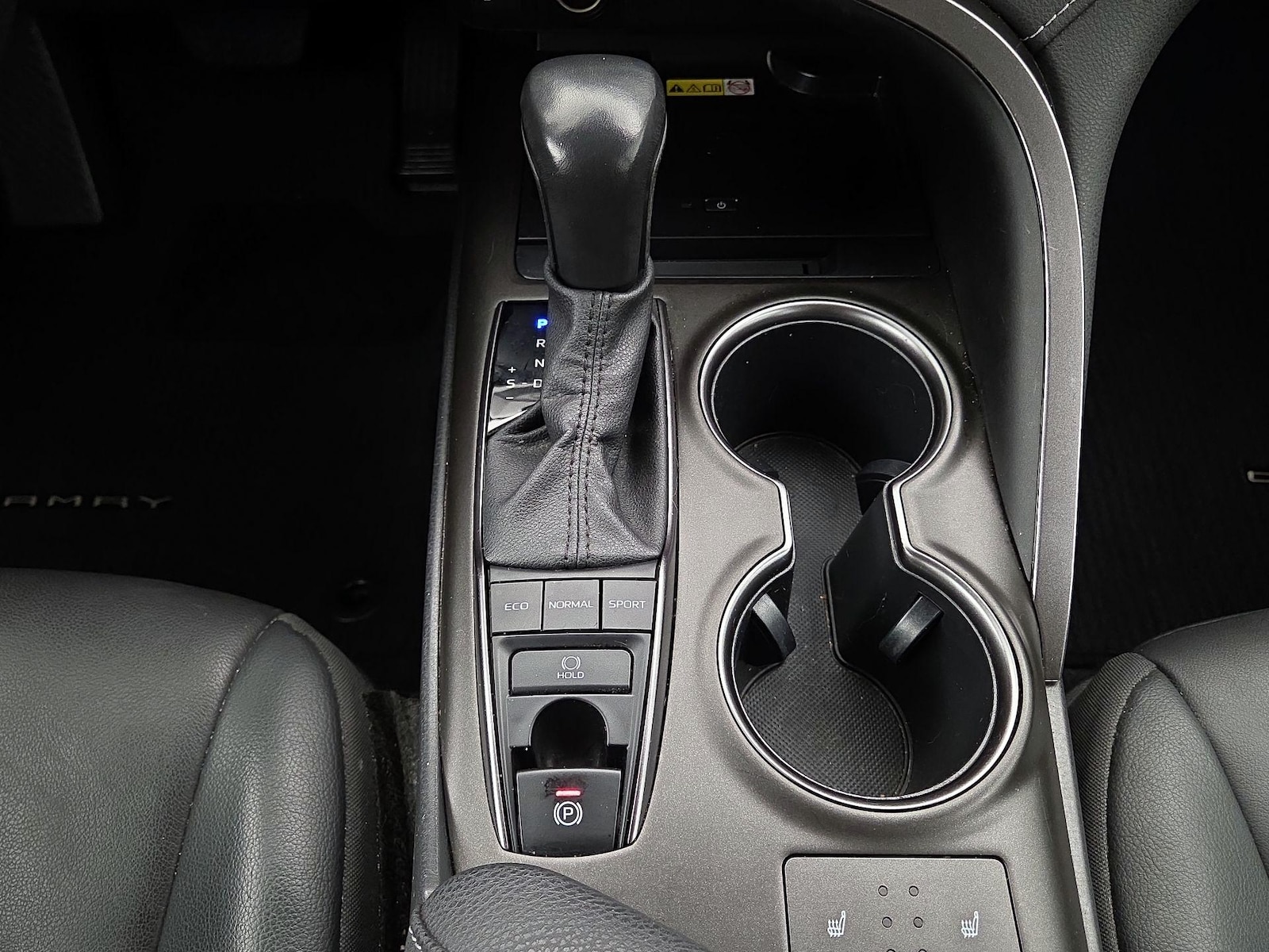 2023 Toyota Camry XSE - Photo 18