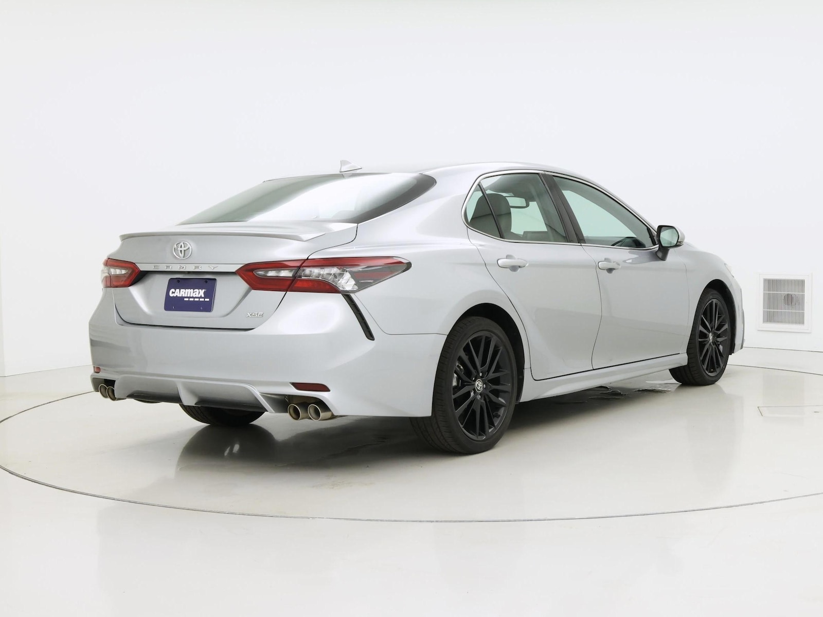 2023 Toyota Camry XSE - Photo 9