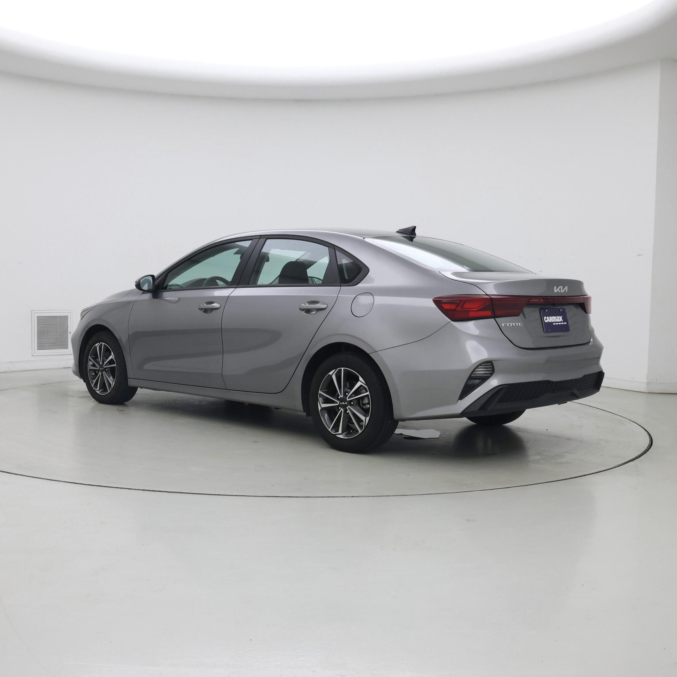 Thumbnail: 2024 Kia Forte - 3