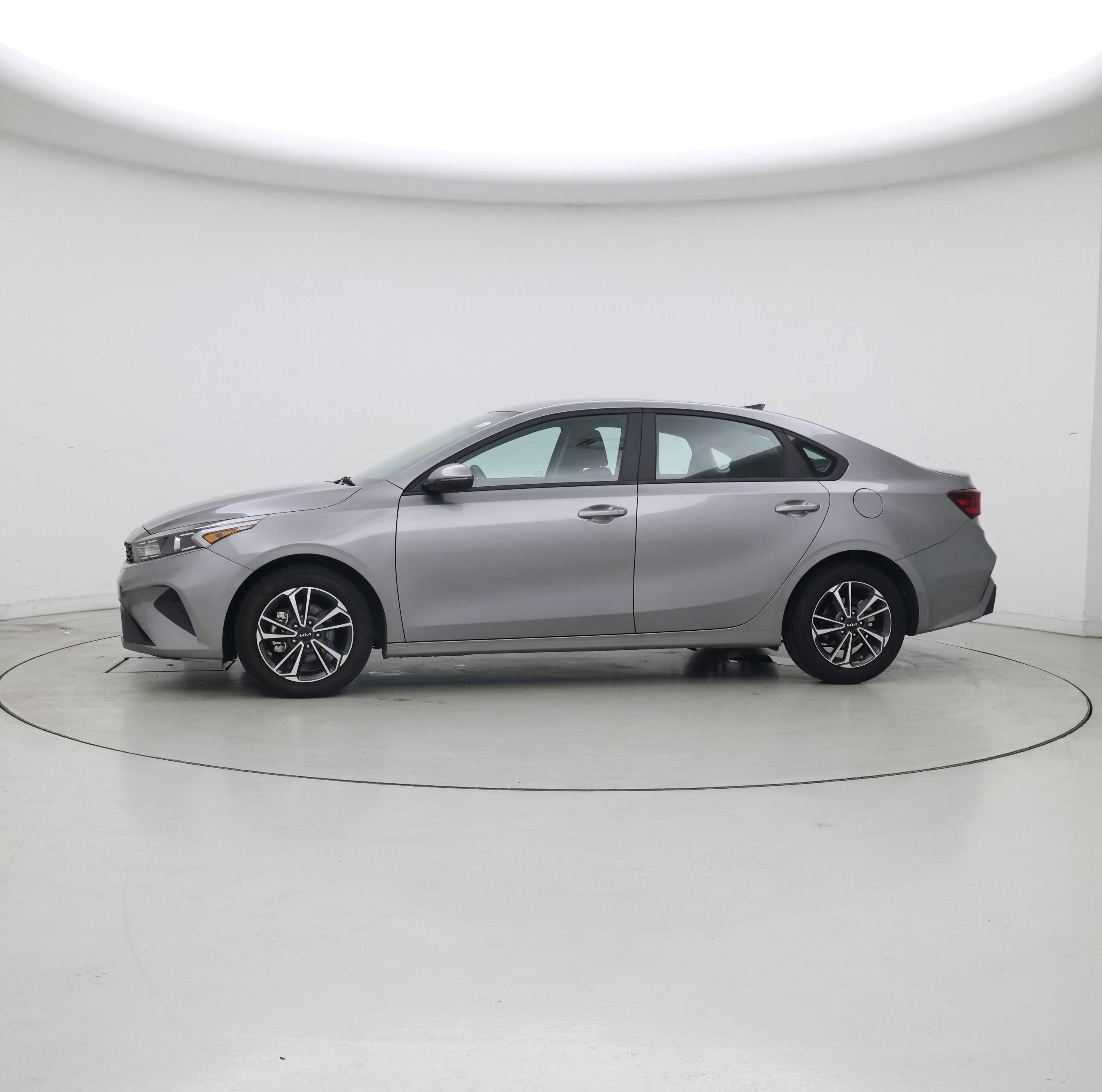 Thumbnail: 2024 Kia Forte - 4