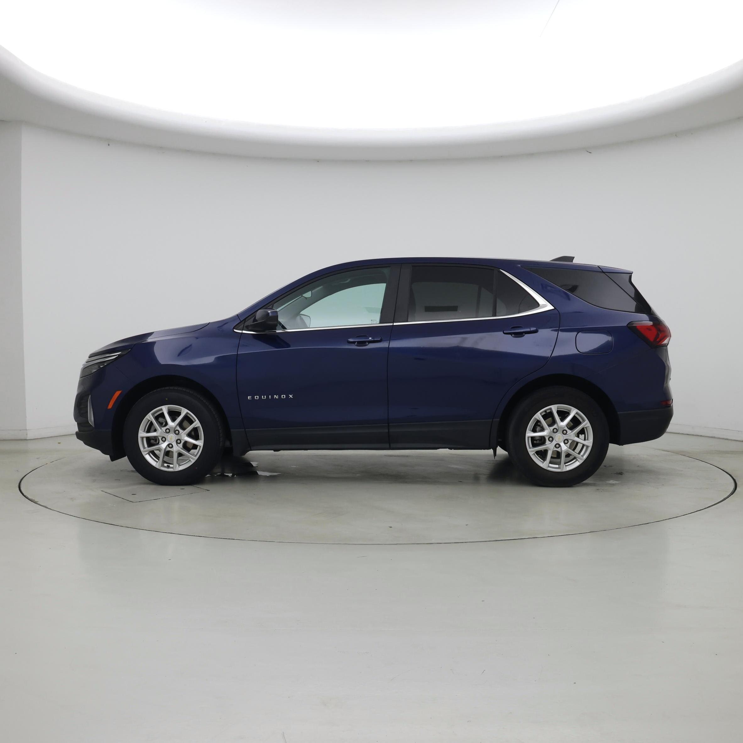 Thumbnail: 2022 Chevrolet Equinox - 3