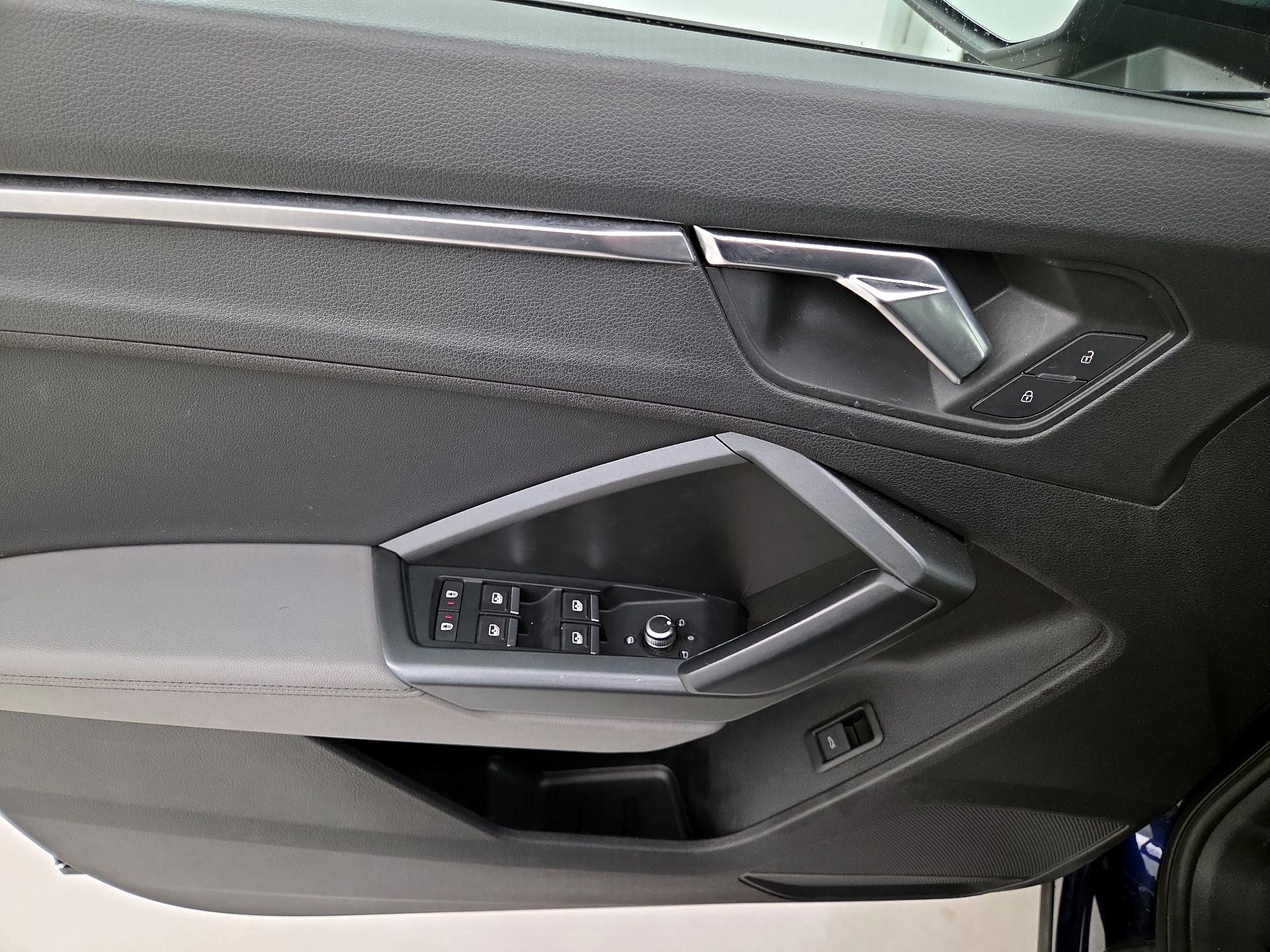 Thumbnail: 2021 Audi Q3 - 12