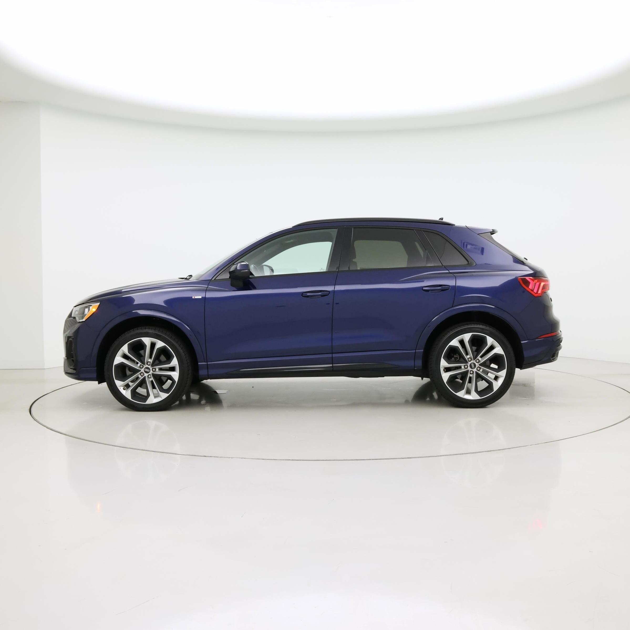 Thumbnail: 2021 Audi Q3 - 3
