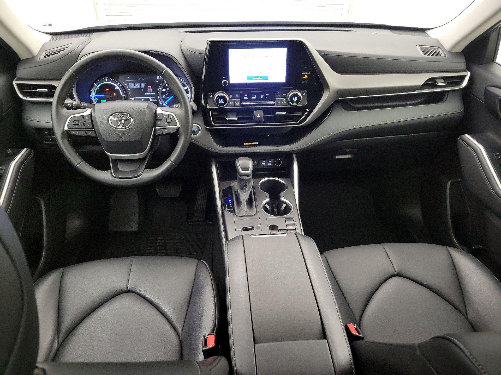 Thumbnail: 2023 Toyota Highlander - 9