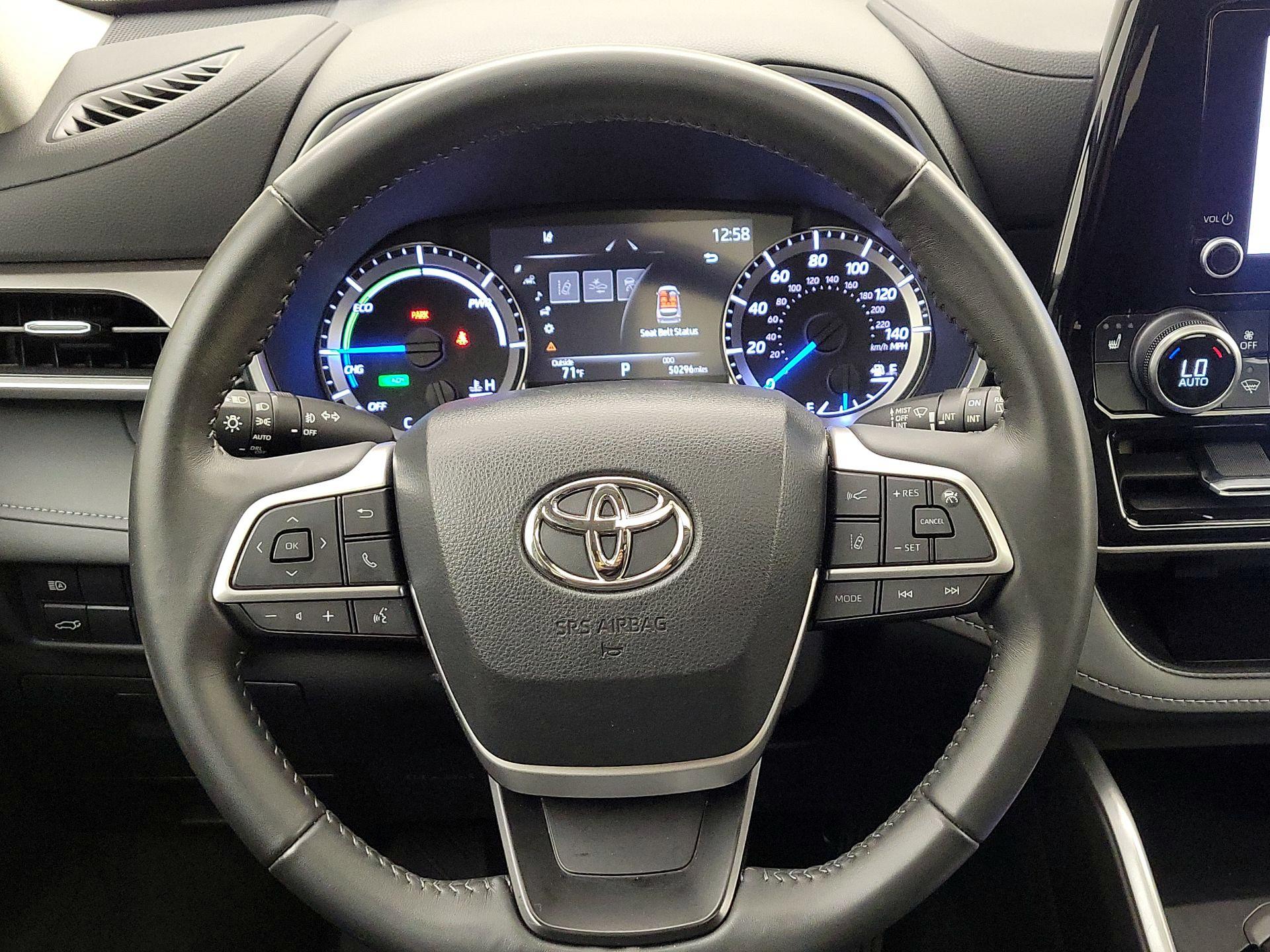 Thumbnail: 2023 Toyota Highlander - 10
