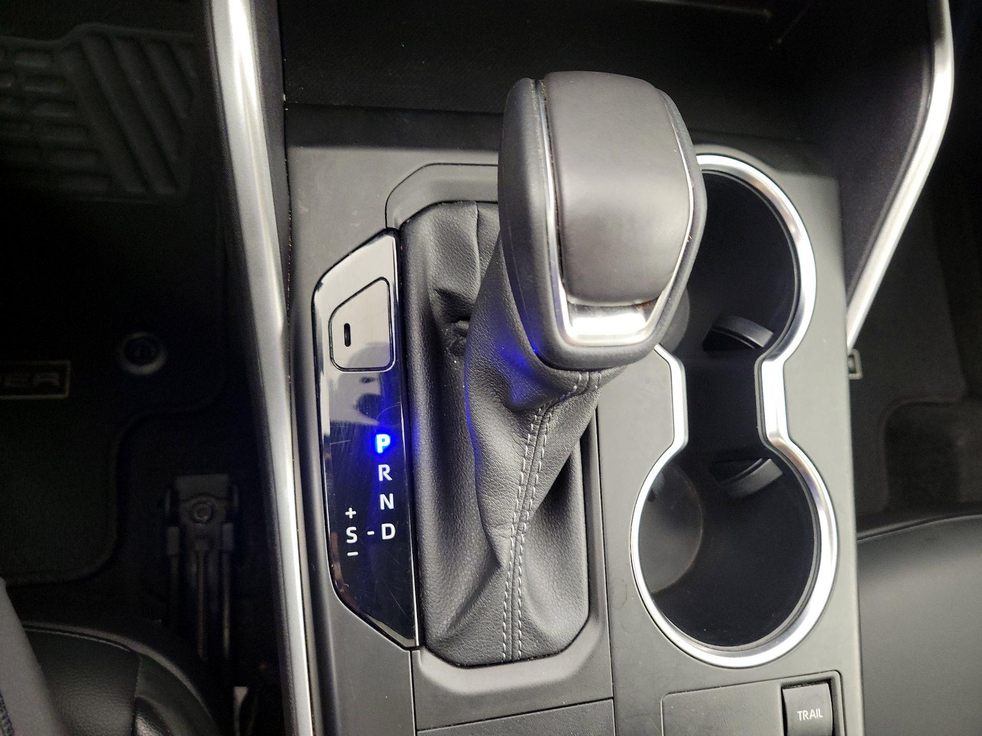 Thumbnail: 2023 Toyota Highlander - 17