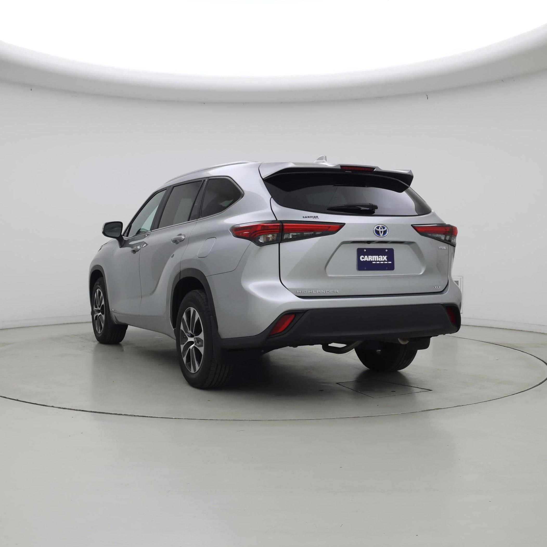 Thumbnail: 2023 Toyota Highlander - 2