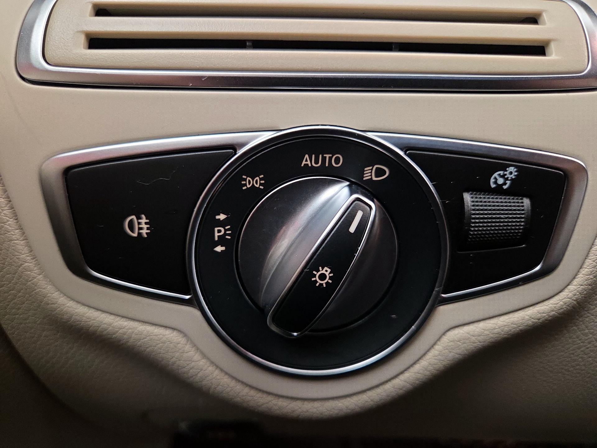 Thumbnail: 2020 Mercedes-Benz C-Class - 13