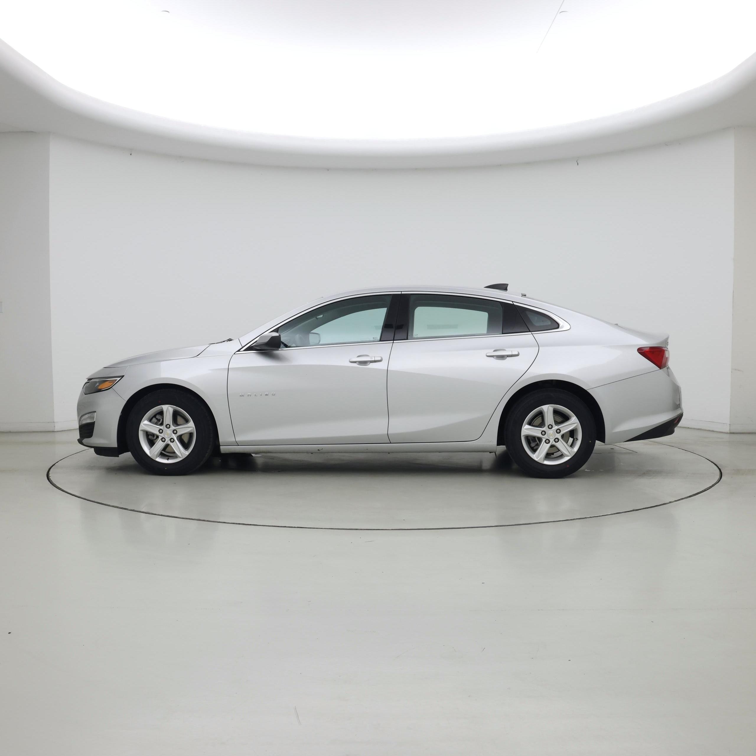 Thumbnail: 2022 Chevrolet Malibu - 3