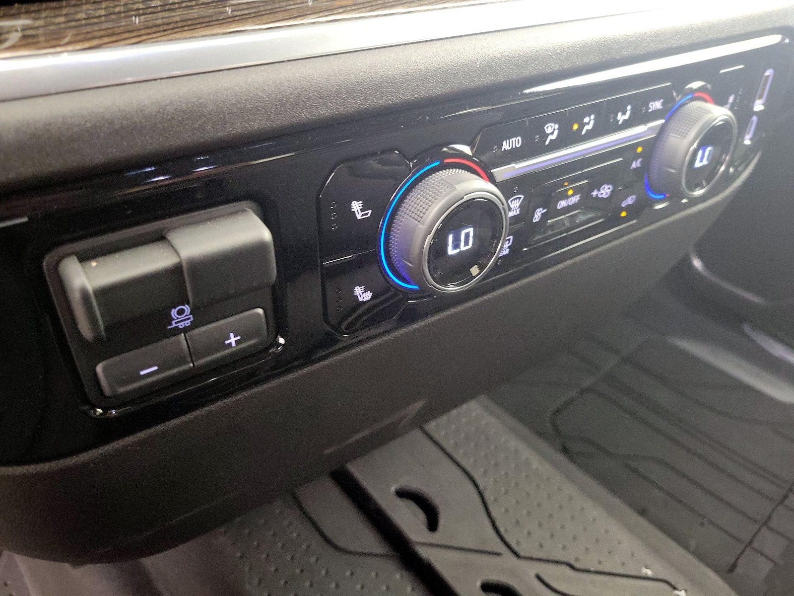 2025 Chevrolet Silverado 1500 RST - Photo 17