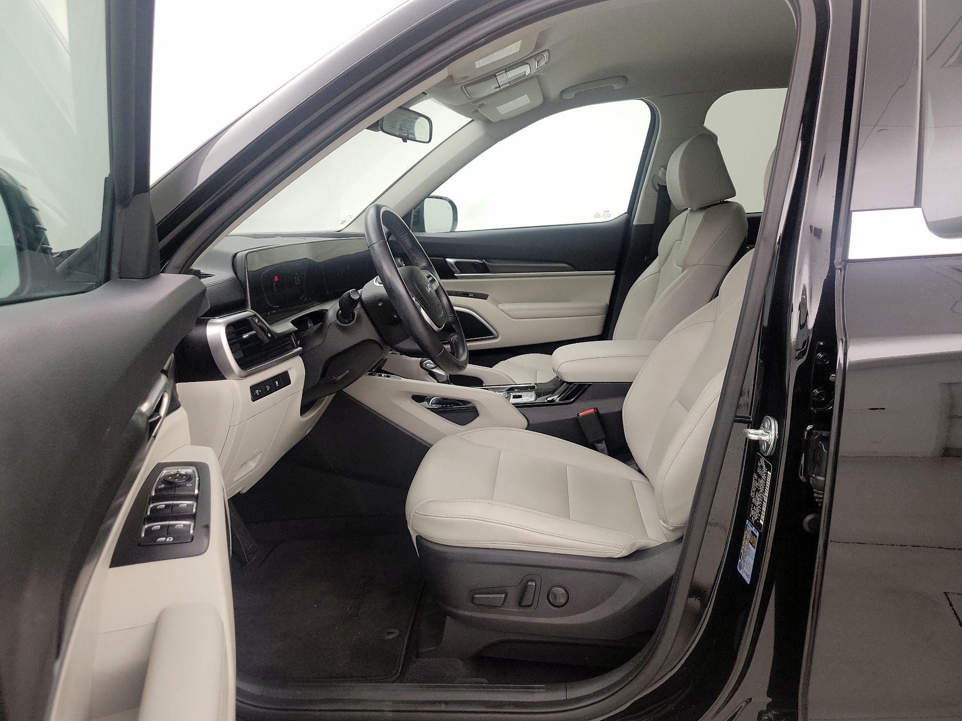 Thumbnail: 2023 Kia Telluride - 11