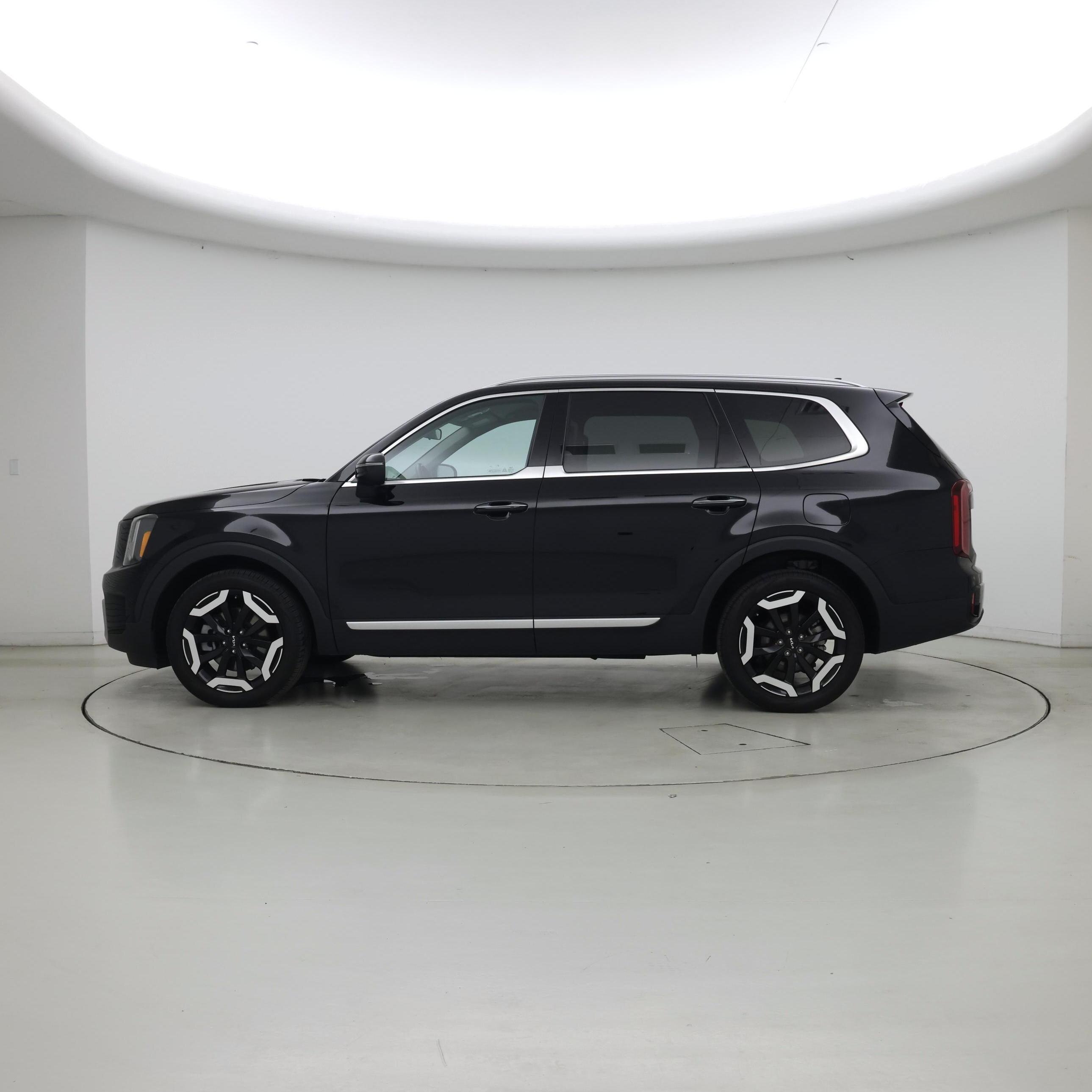 Thumbnail: 2023 Kia Telluride - 3