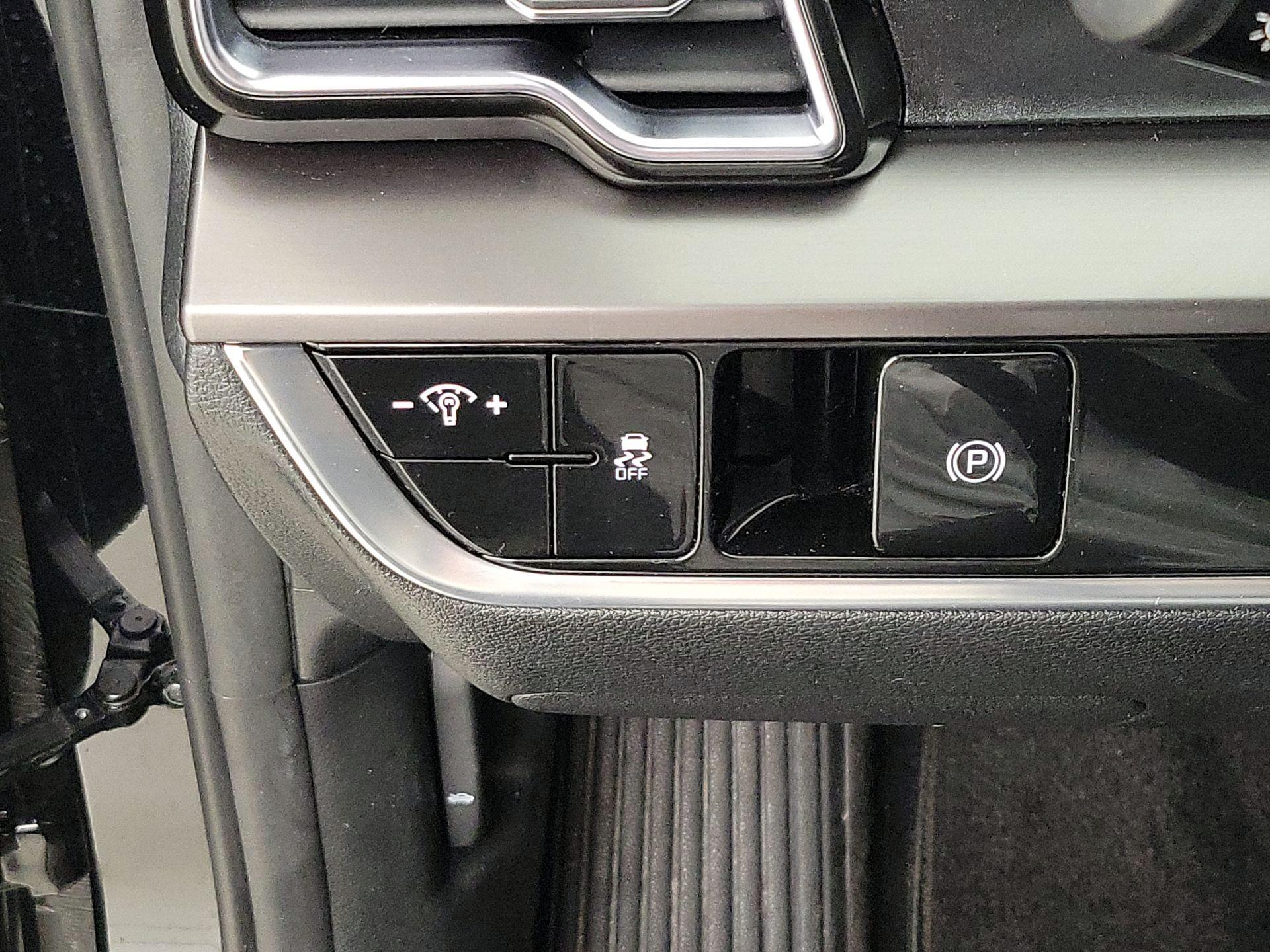 Thumbnail: 2023 Kia Sportage - 13