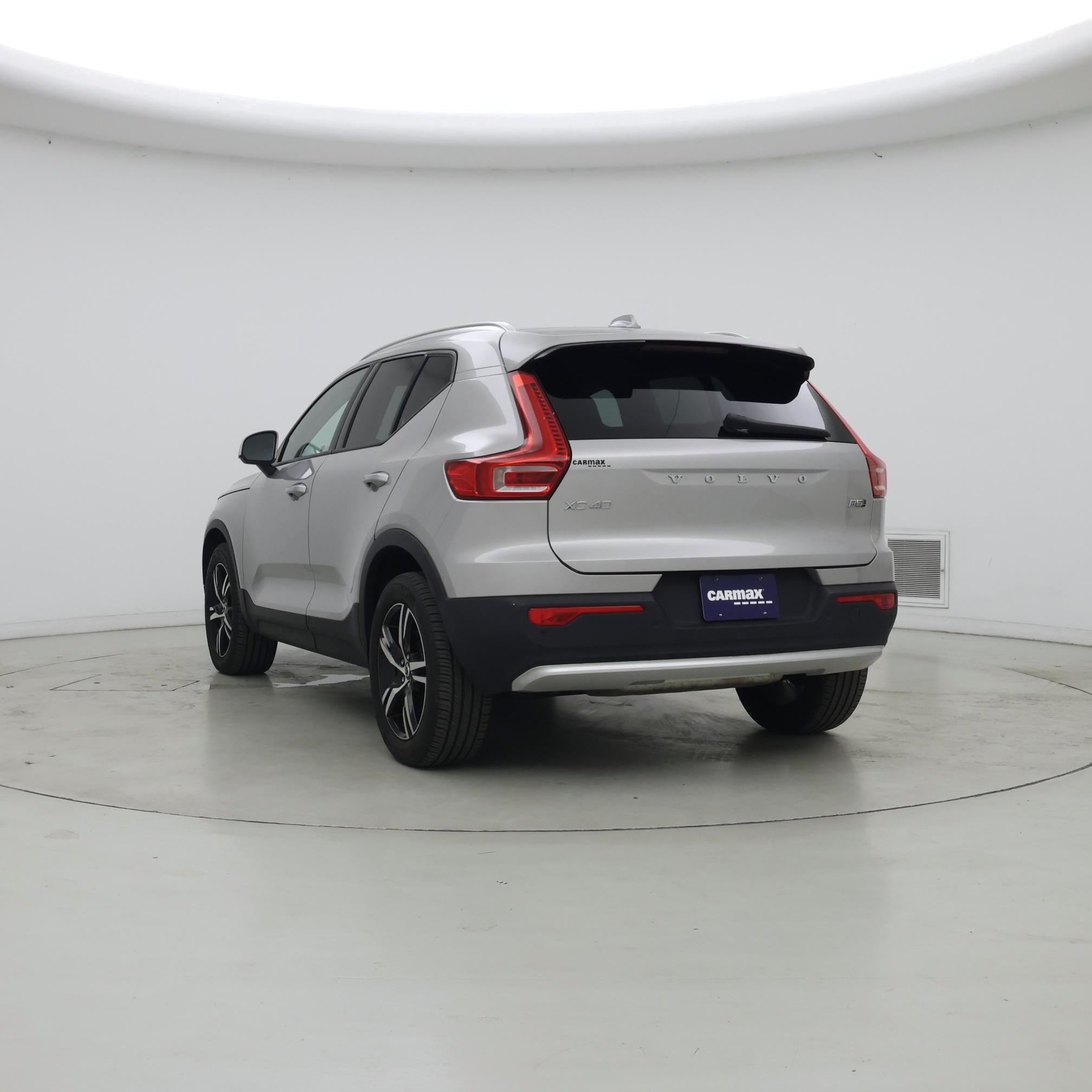 Thumbnail: 2023 Volvo XC40 - 2