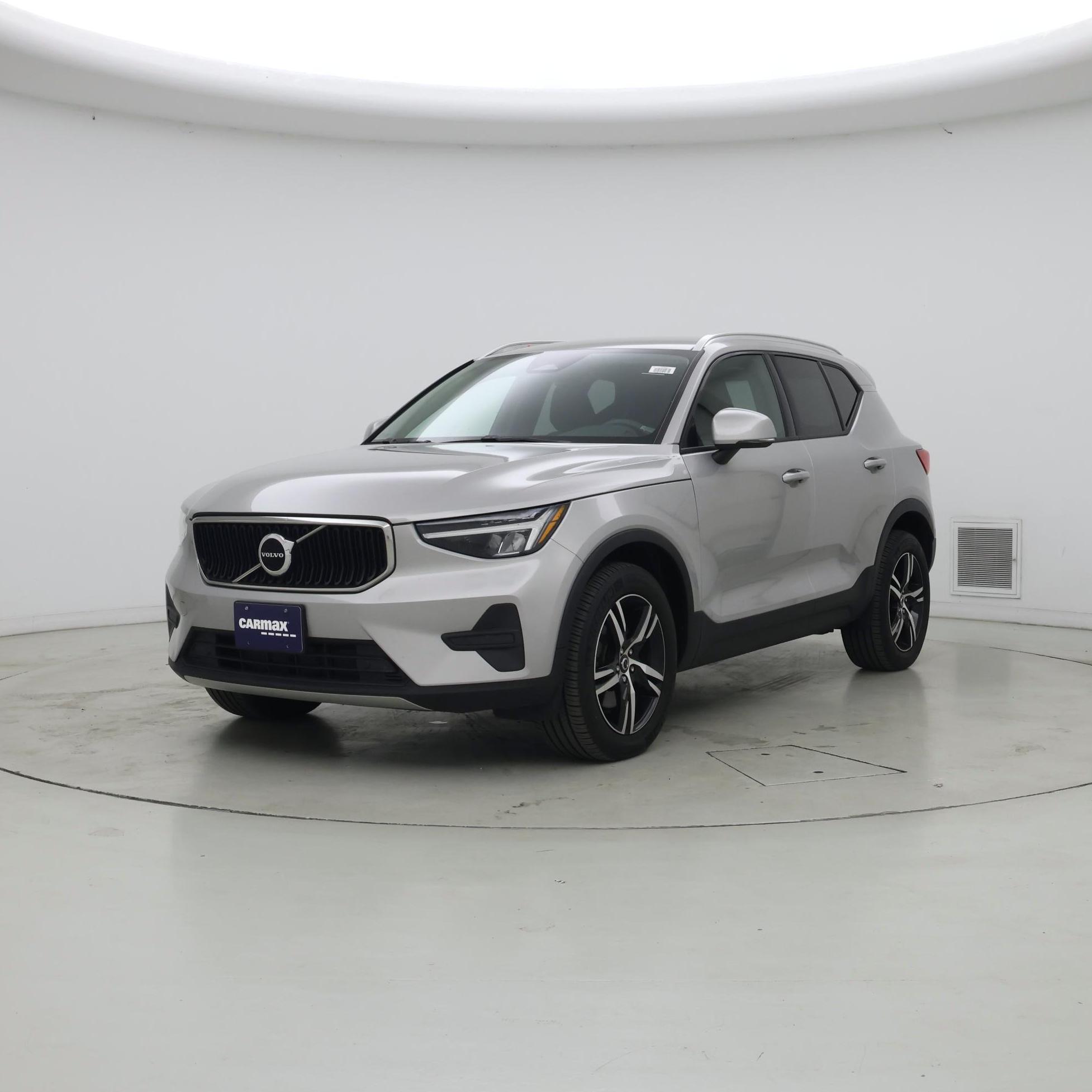 Thumbnail: 2023 Volvo XC40 - 4