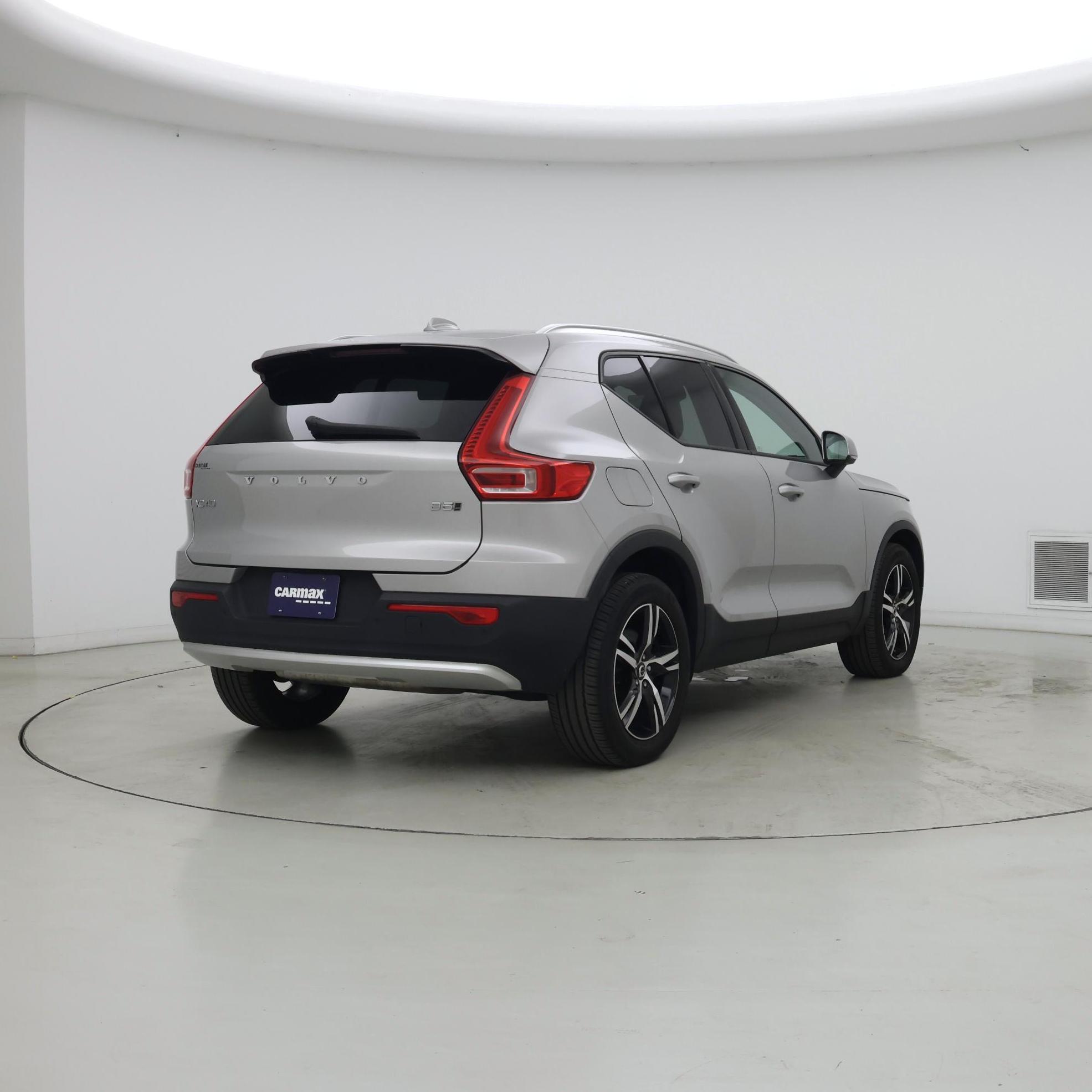 Thumbnail: 2023 Volvo XC40 - 8