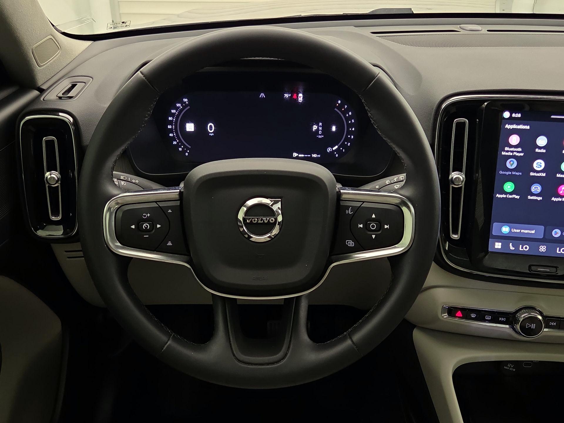 Thumbnail: 2024 Volvo XC40 - 10