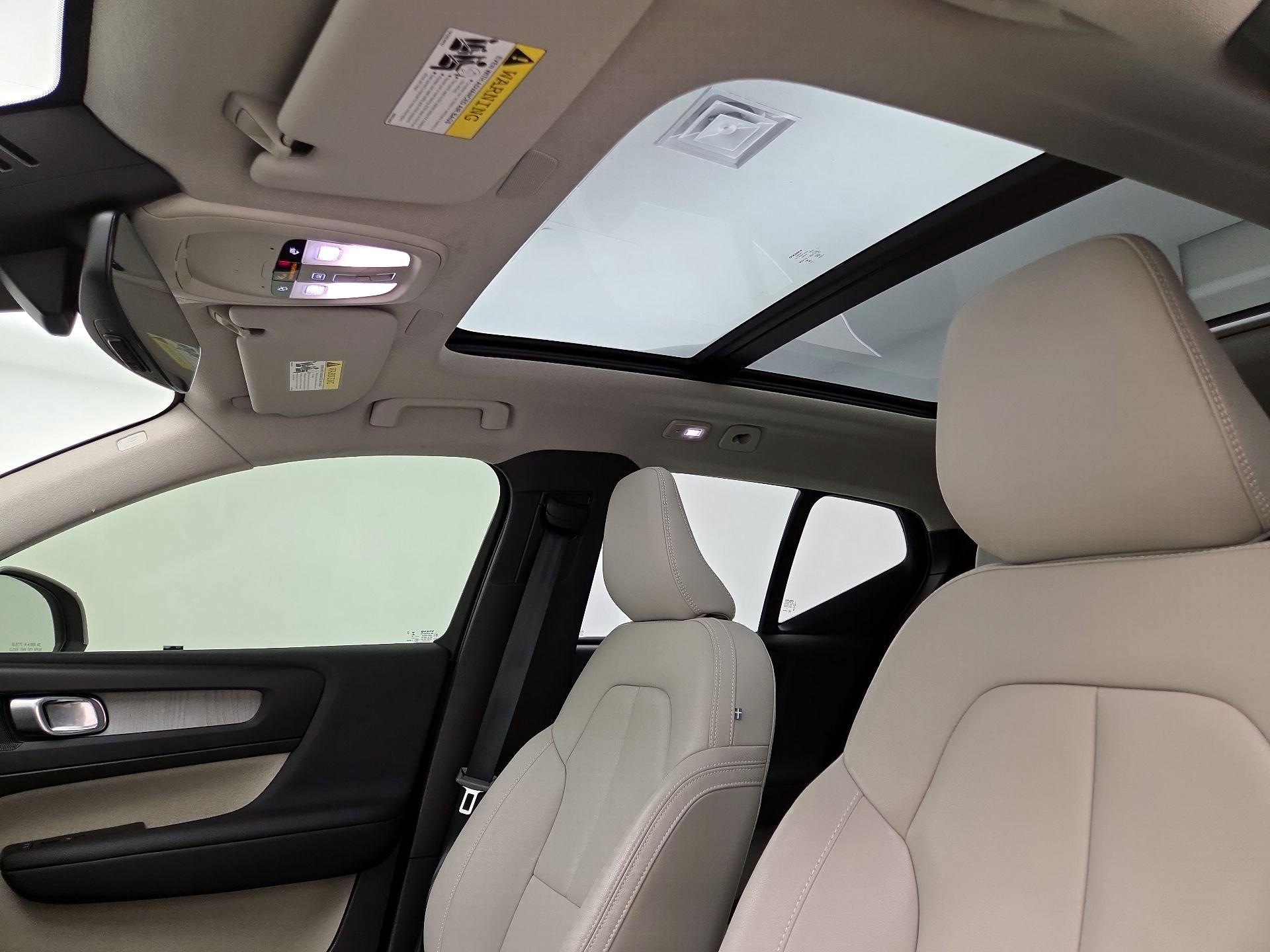 Thumbnail: 2024 Volvo XC40 - 19