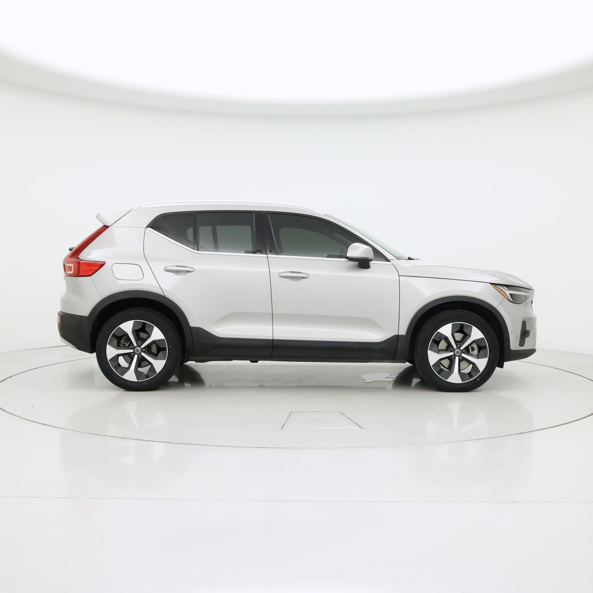 Thumbnail: 2024 Volvo XC40 - 7