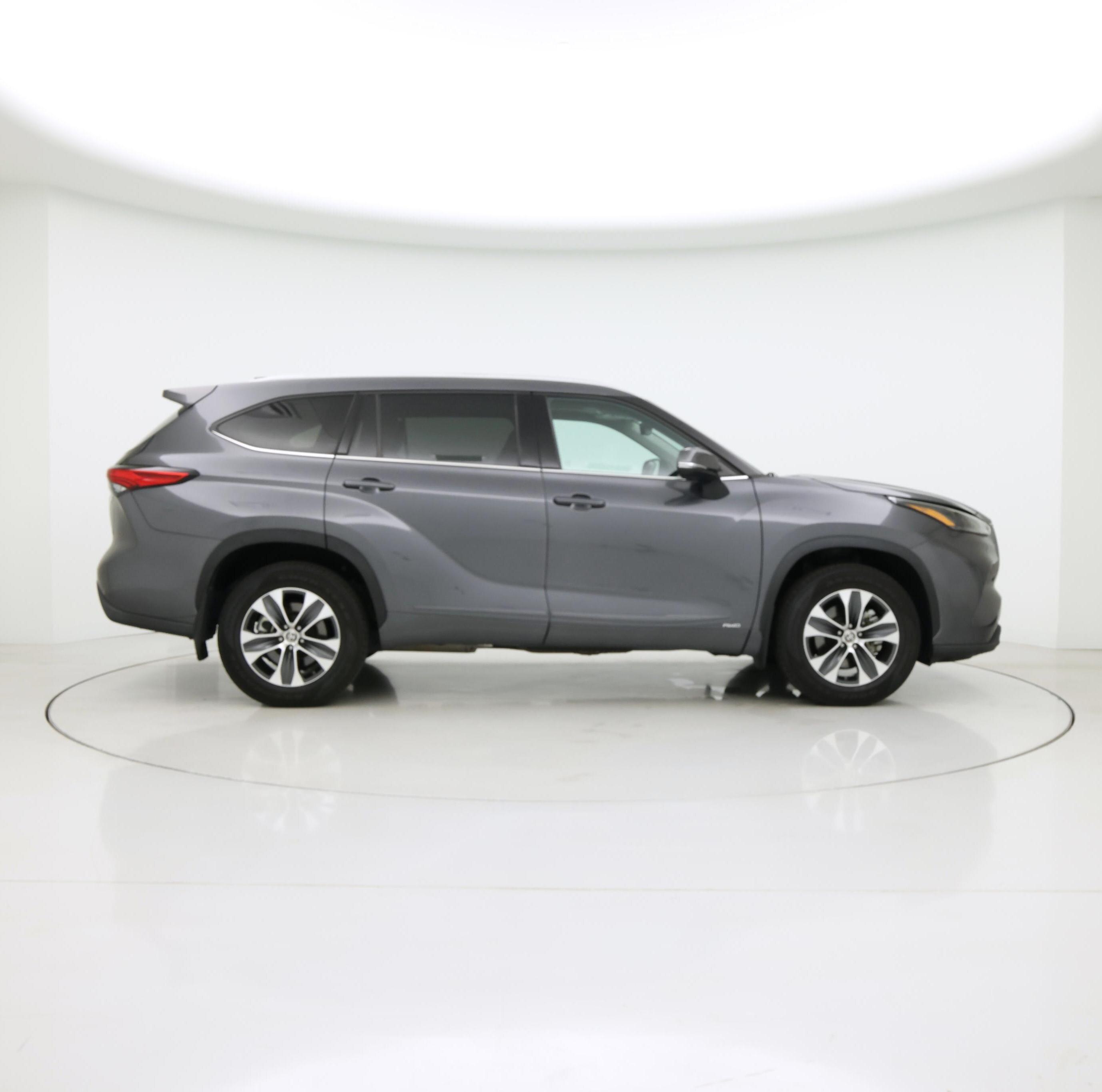 Thumbnail: 2022 Toyota Highlander - 7