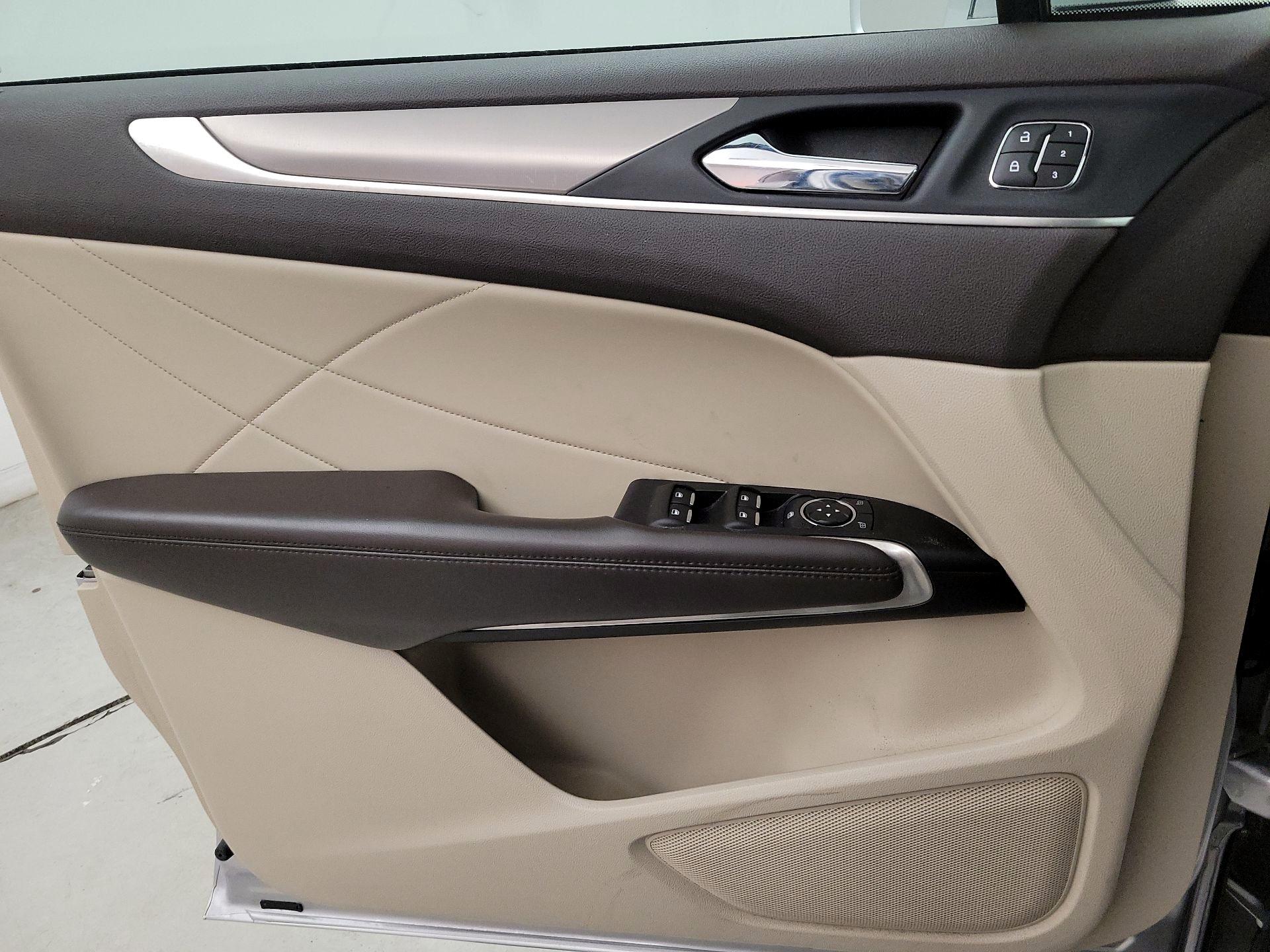 Thumbnail: 2019 Lincoln MKC - 12