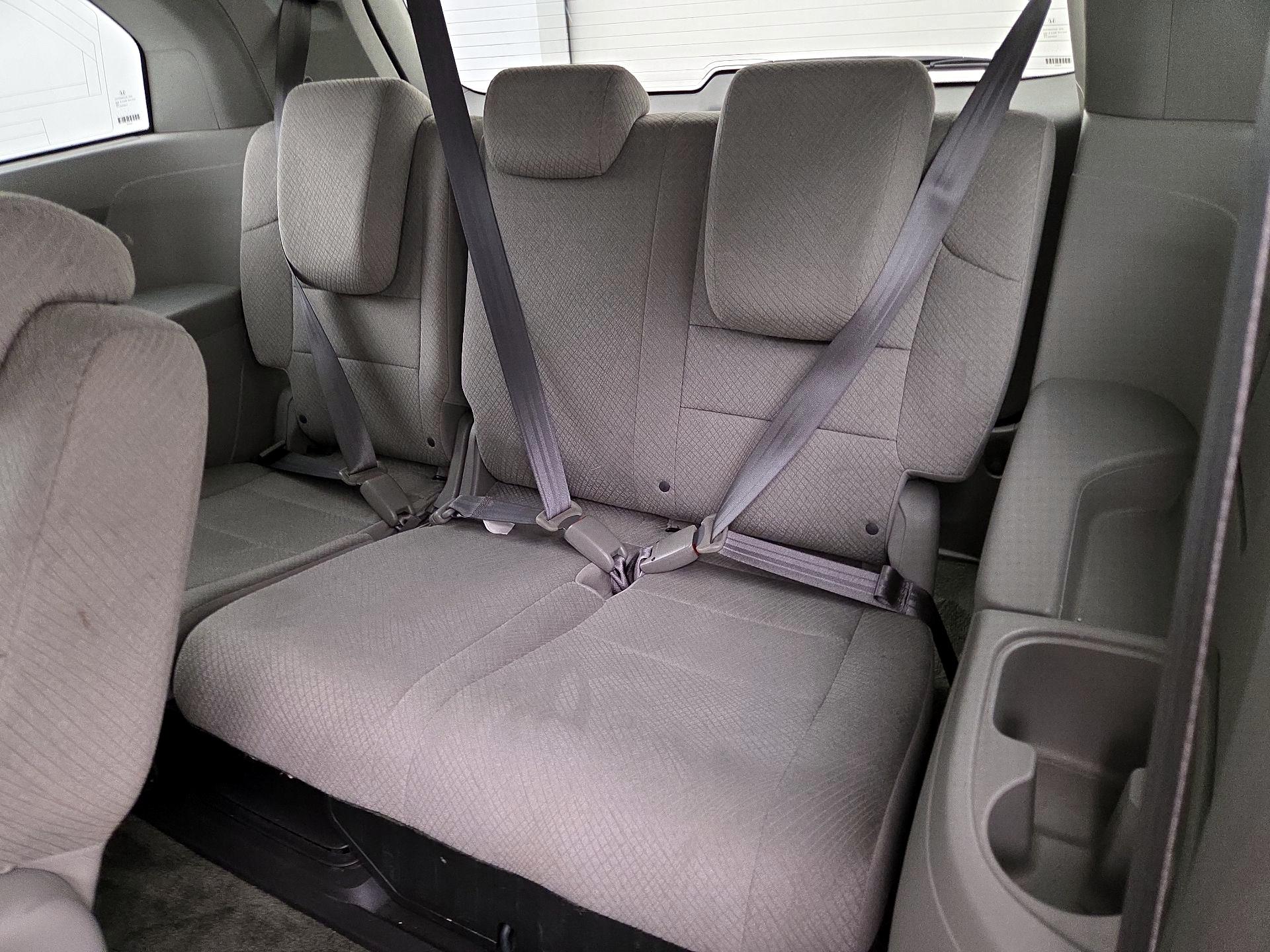 Thumbnail: 2015 Honda Odyssey - 20