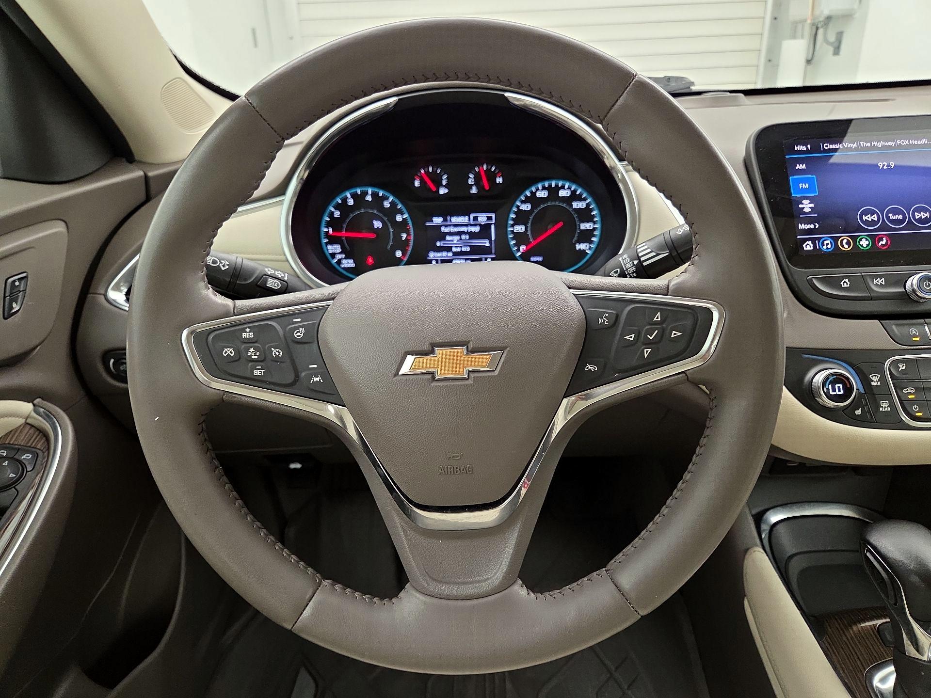 Thumbnail: 2021 Chevrolet Malibu - 10