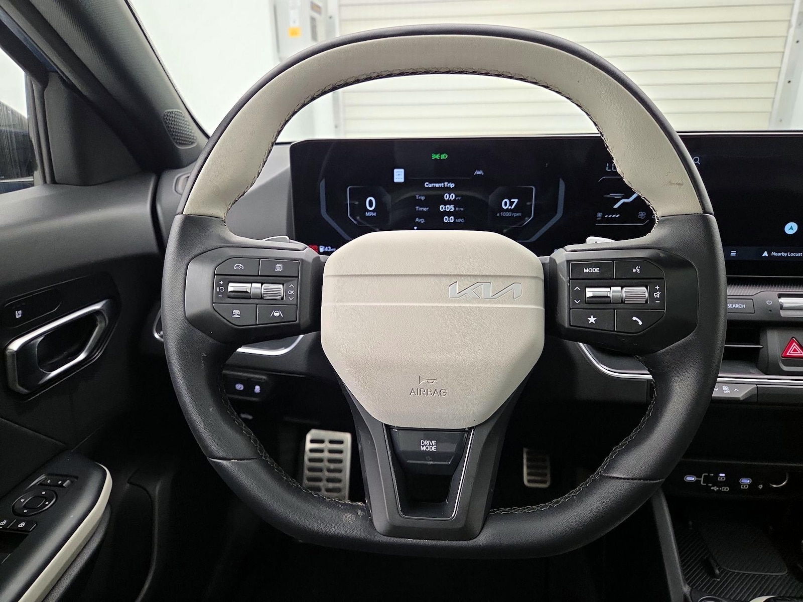 2025 Kia K4 GT-Line Turbo - Photo 11