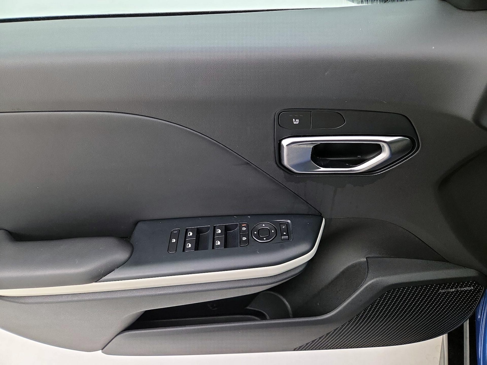 2025 Kia K4 GT-Line Turbo - Photo 13