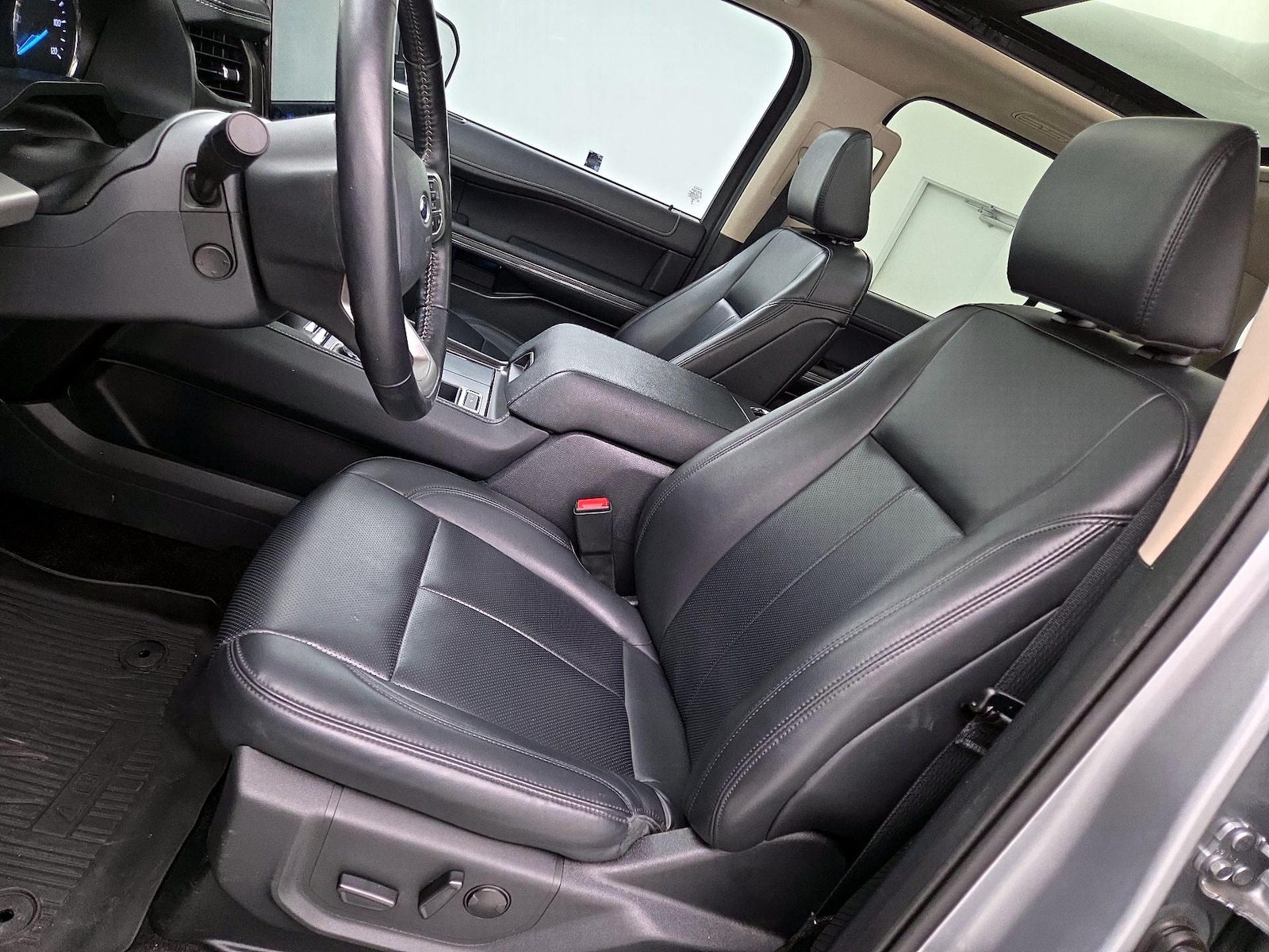 2023 Ford Expedition XLT - Photo 12