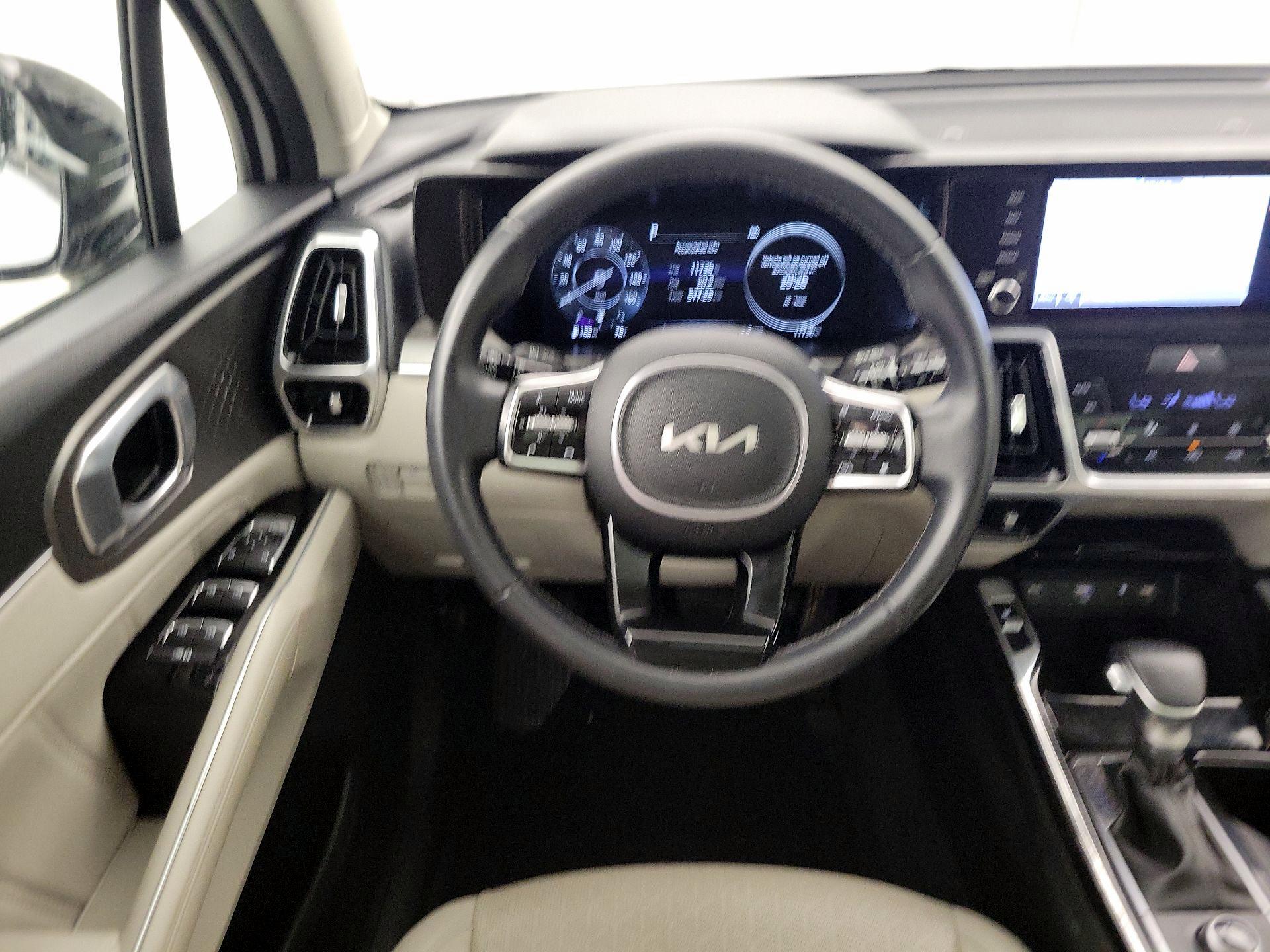 Thumbnail: 2023 Kia Sorento - 10