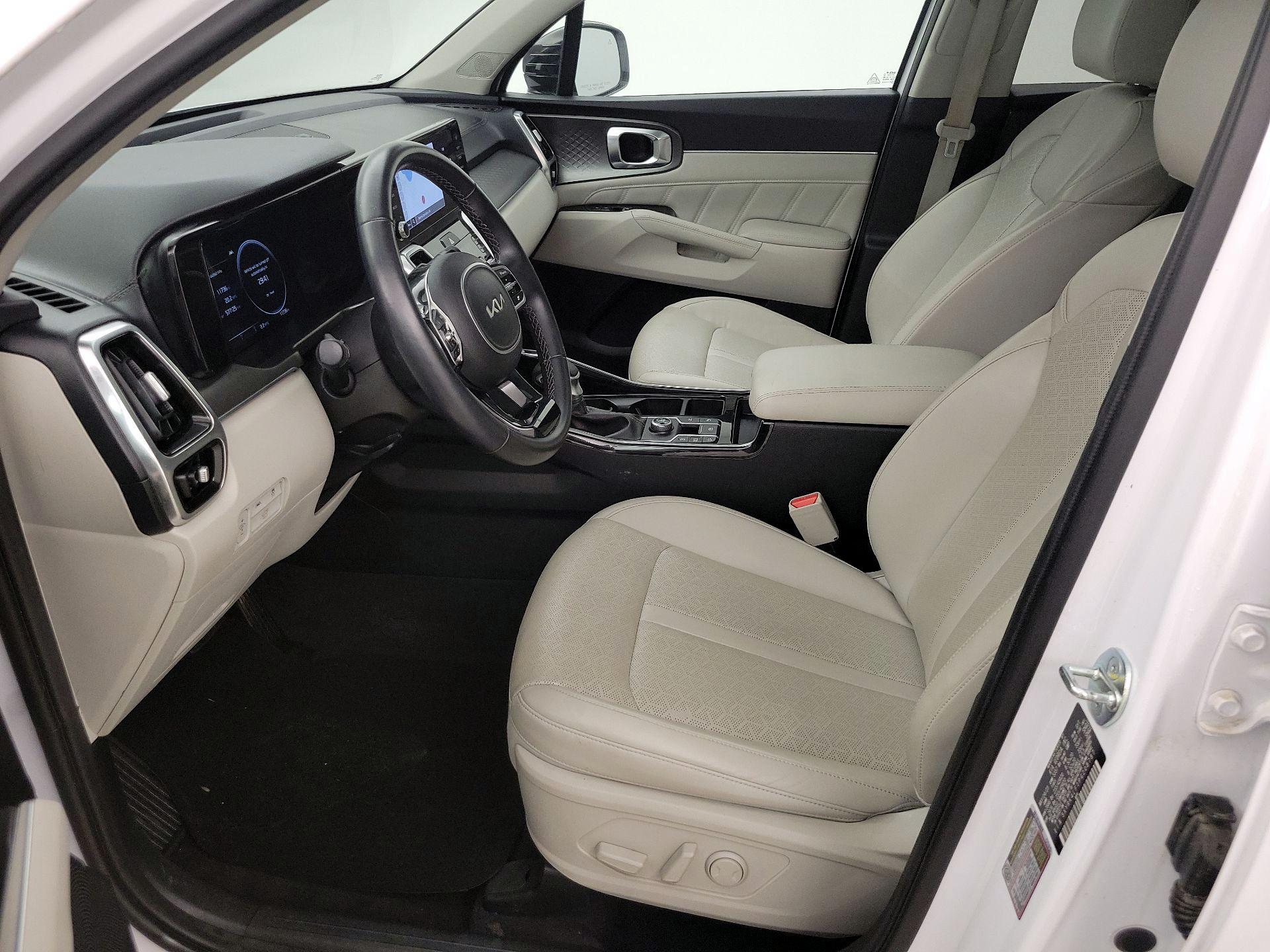 Thumbnail: 2023 Kia Sorento - 11