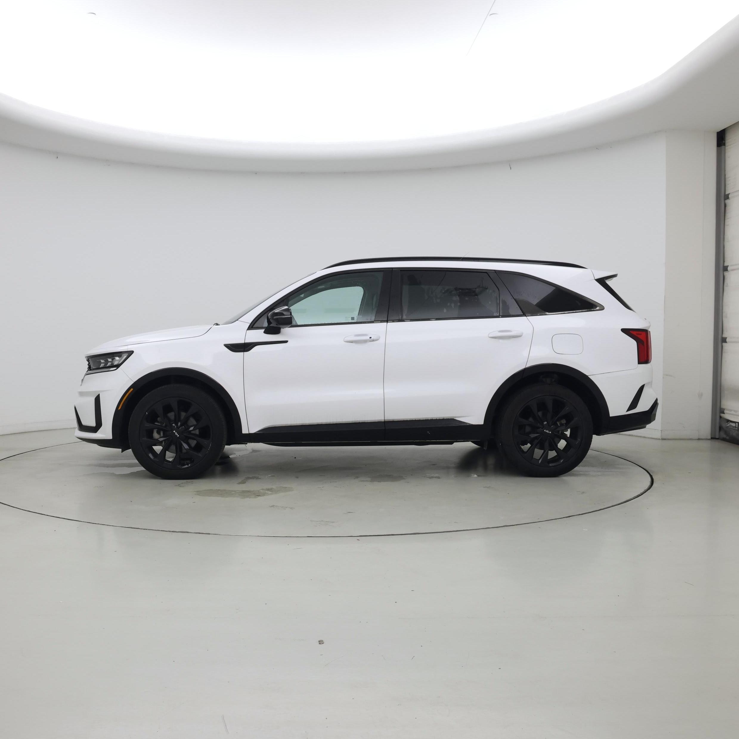 Thumbnail: 2023 Kia Sorento - 3