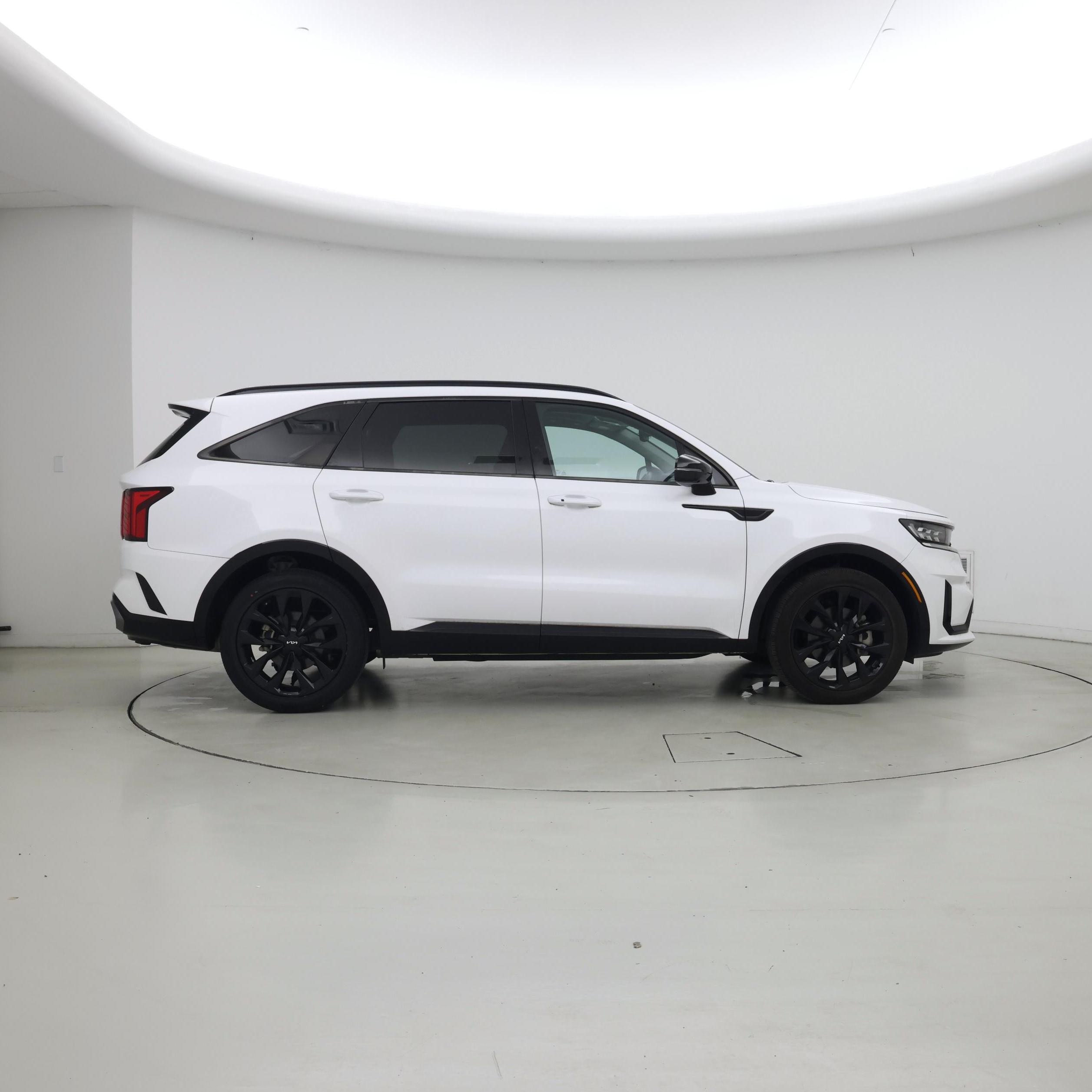 Thumbnail: 2023 Kia Sorento - 7