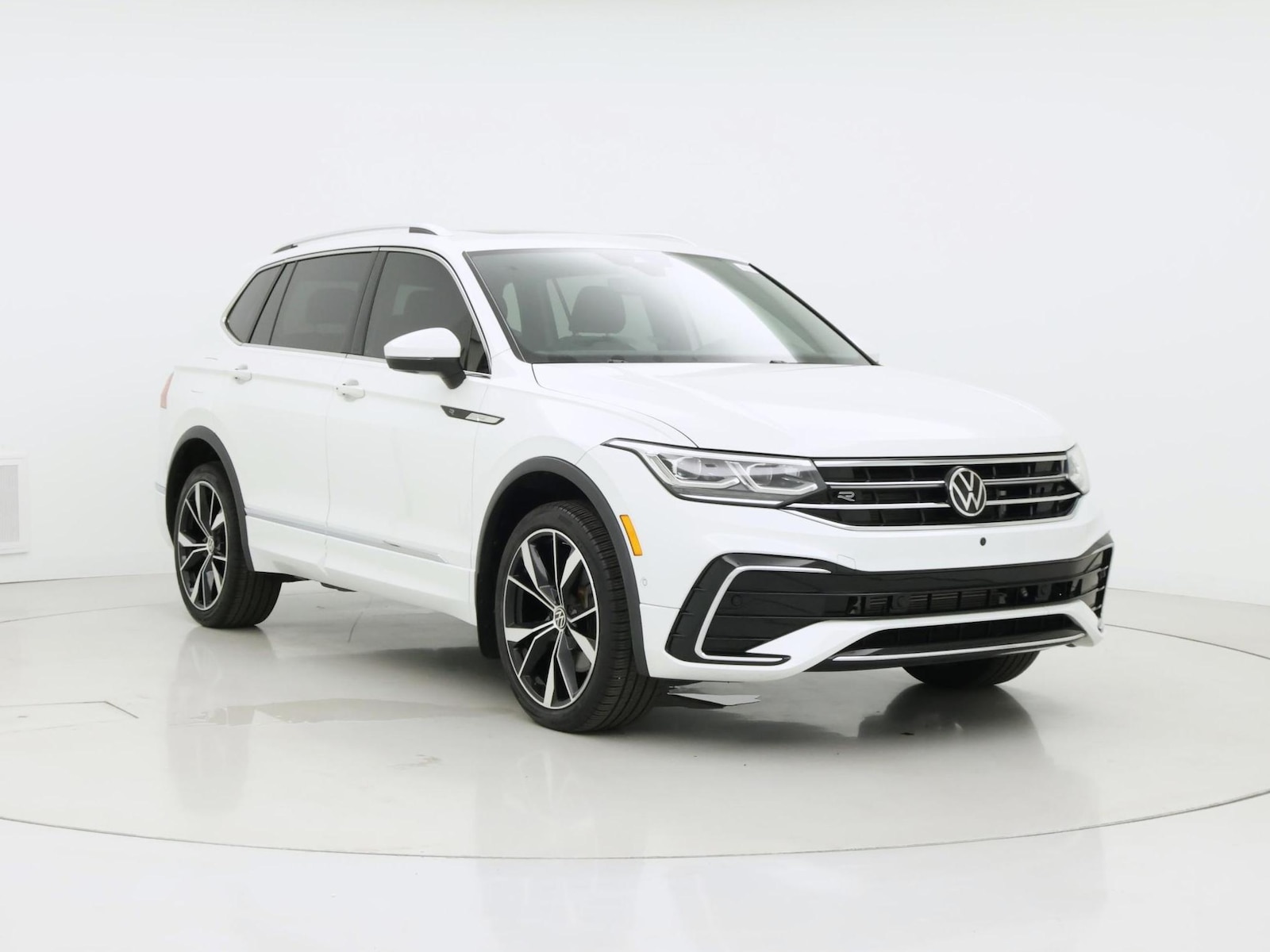 2022 Volkswagen Tiguan SEL R-LINE - Photo 2