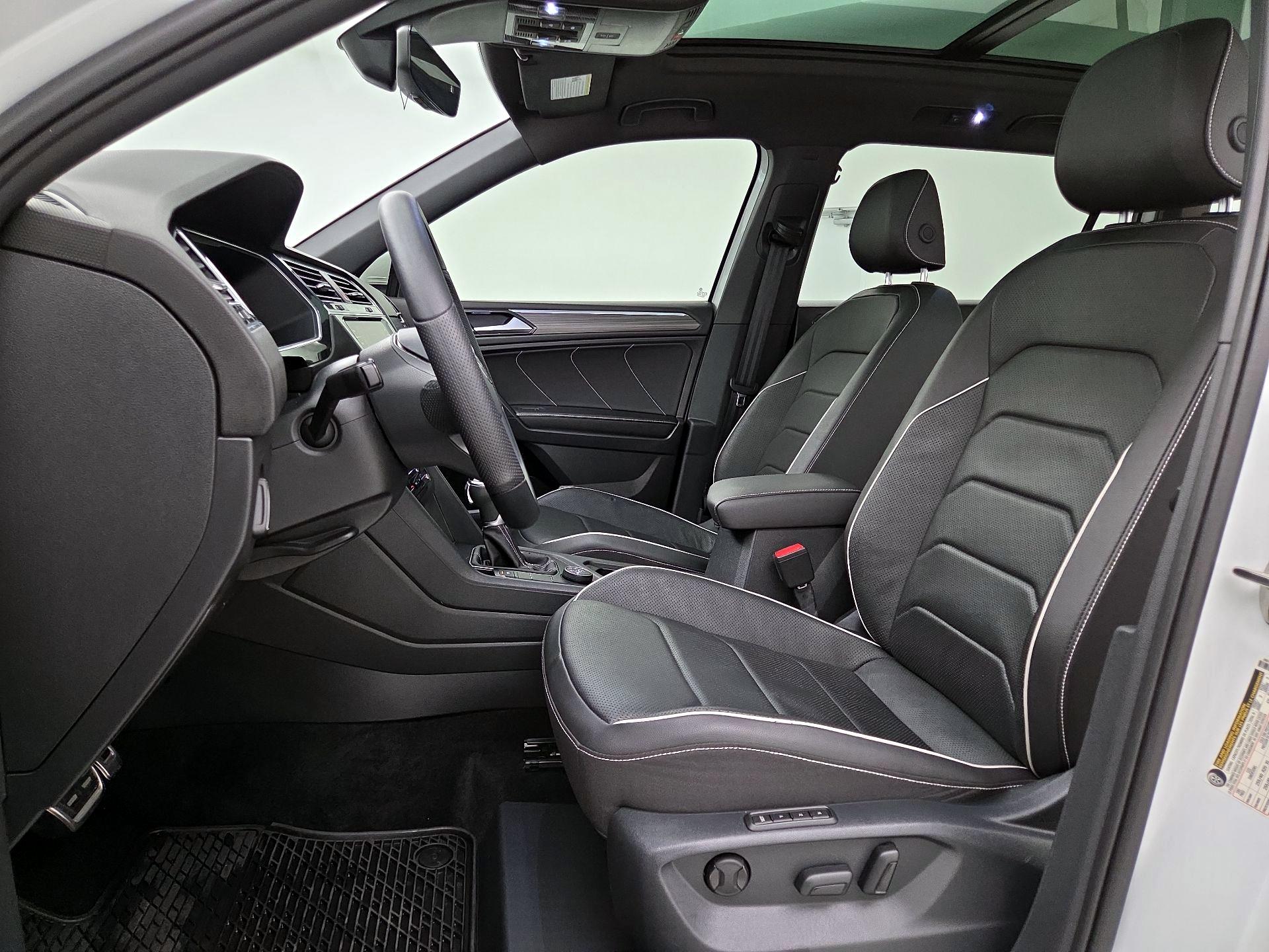 Thumbnail: 2022 Volkswagen Tiguan - 11