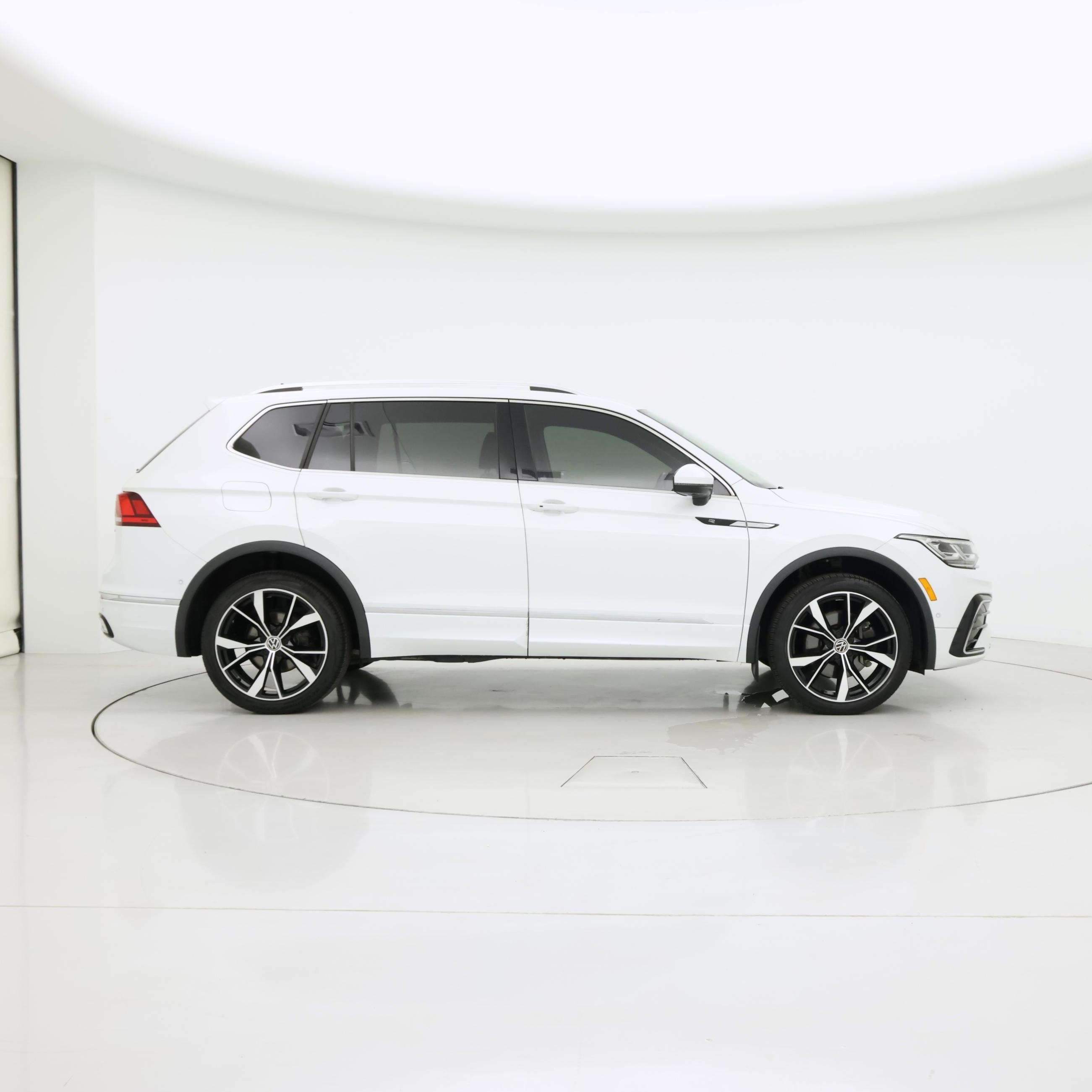 Thumbnail: 2022 Volkswagen Tiguan - 7