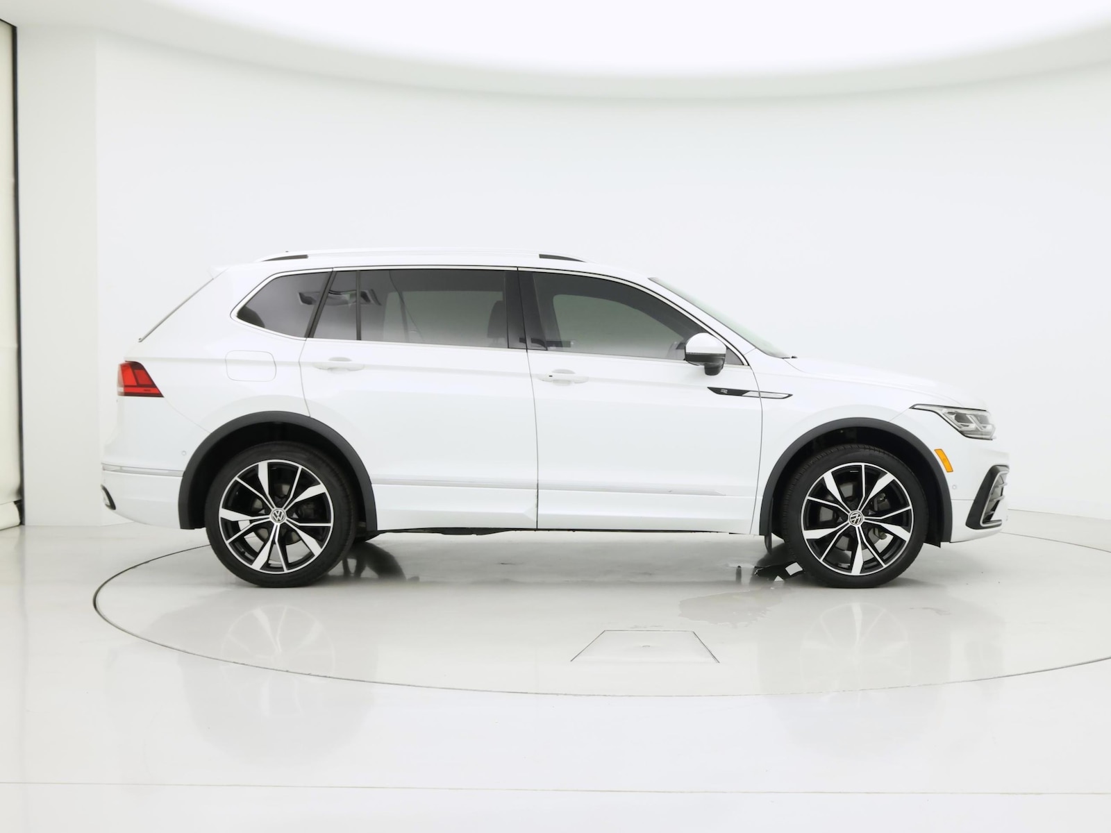 2022 Volkswagen Tiguan SEL R-LINE - Photo 8