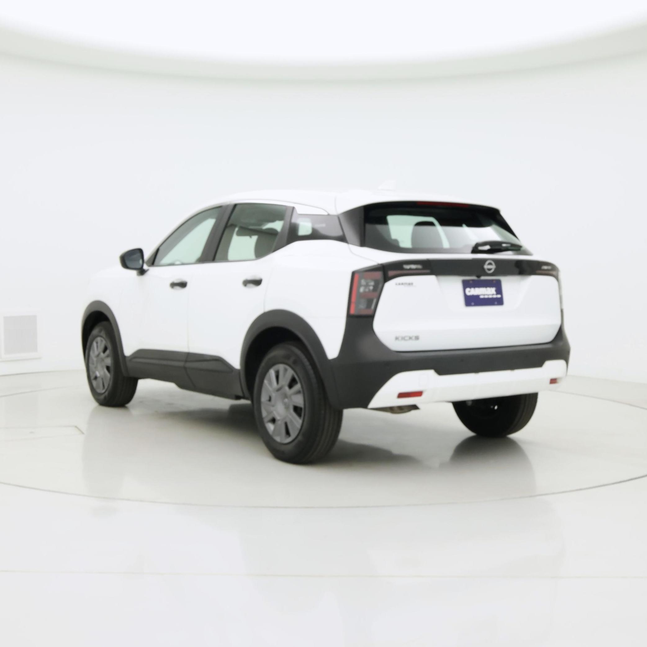 Thumbnail: 2025 Nissan Kicks - 2