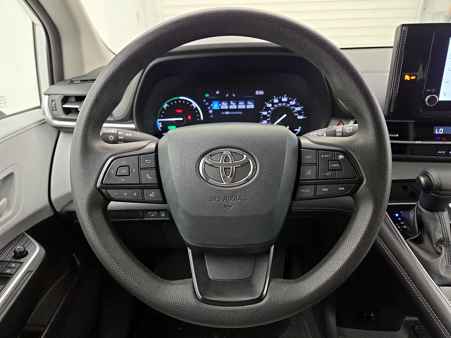 Thumbnail: 2025 Toyota Sienna - 10