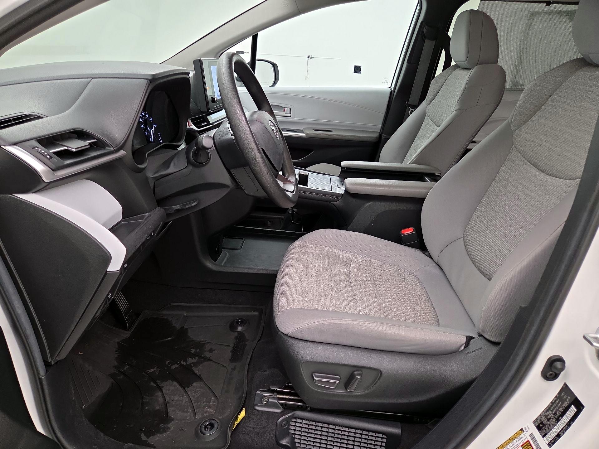 Thumbnail: 2025 Toyota Sienna - 11