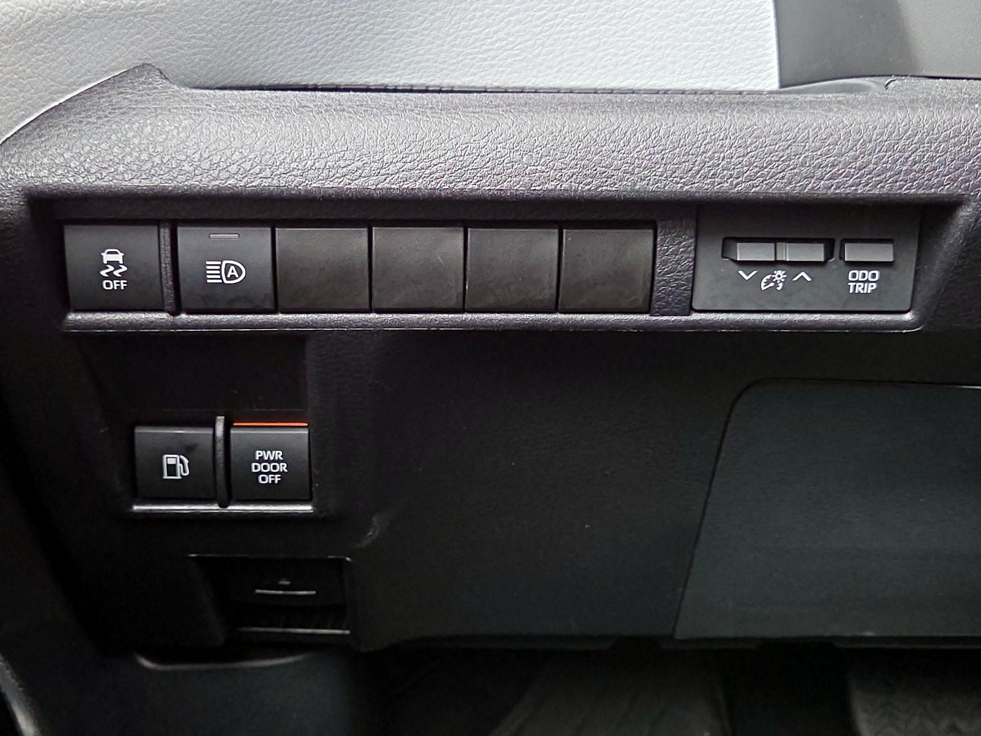 Thumbnail: 2025 Toyota Sienna - 13