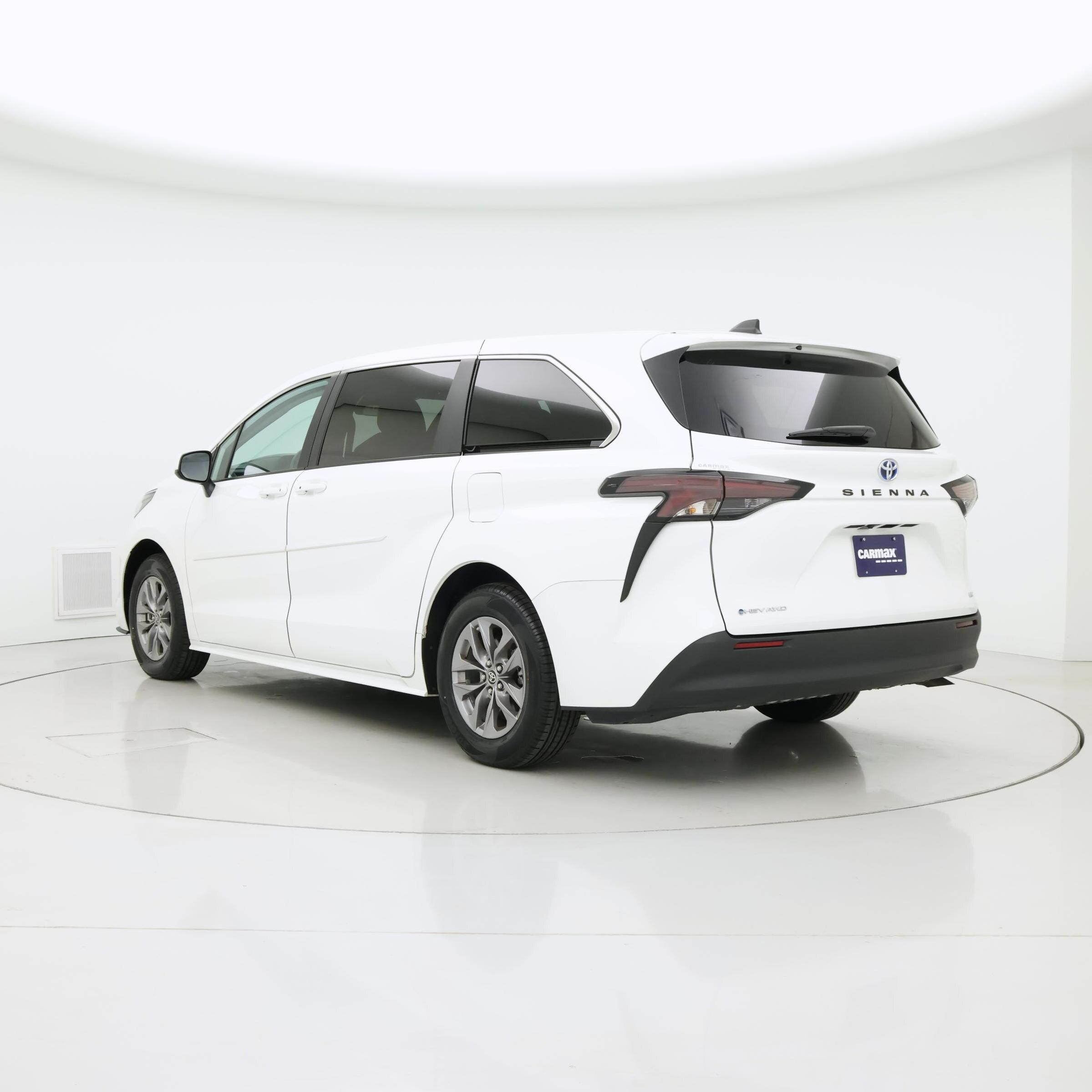 Thumbnail: 2025 Toyota Sienna - 2