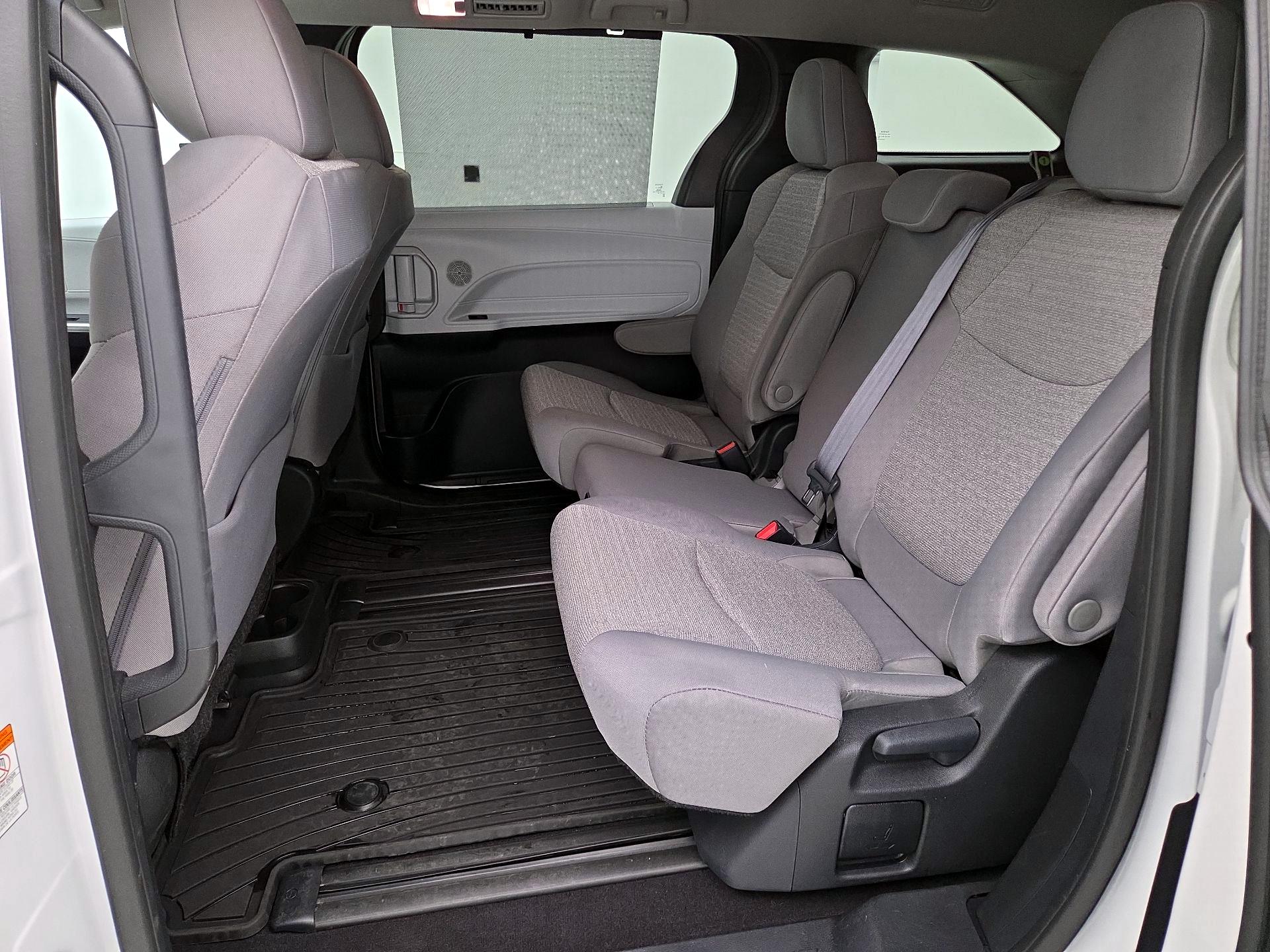 Thumbnail: 2025 Toyota Sienna - 19