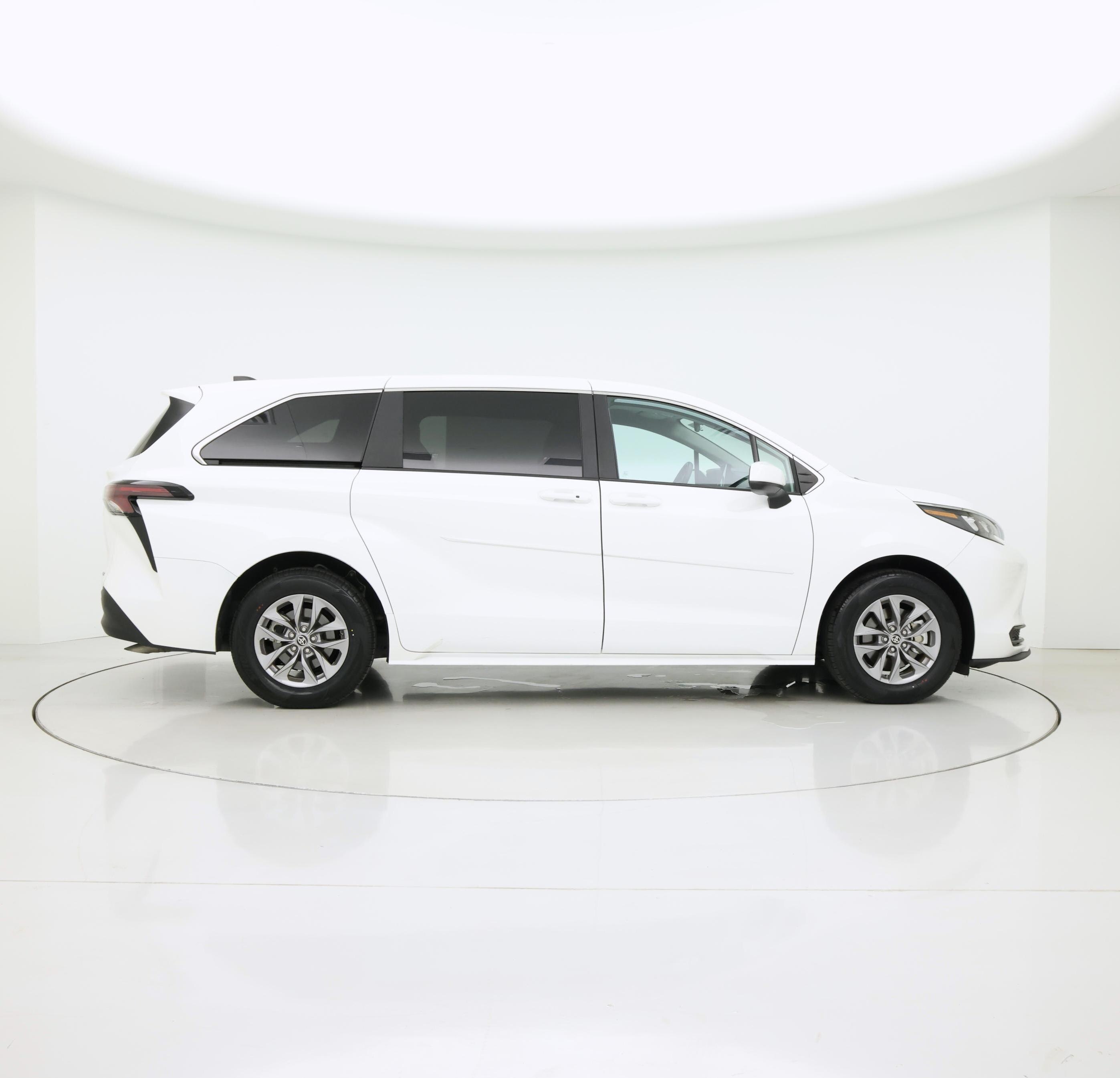 Thumbnail: 2025 Toyota Sienna - 7